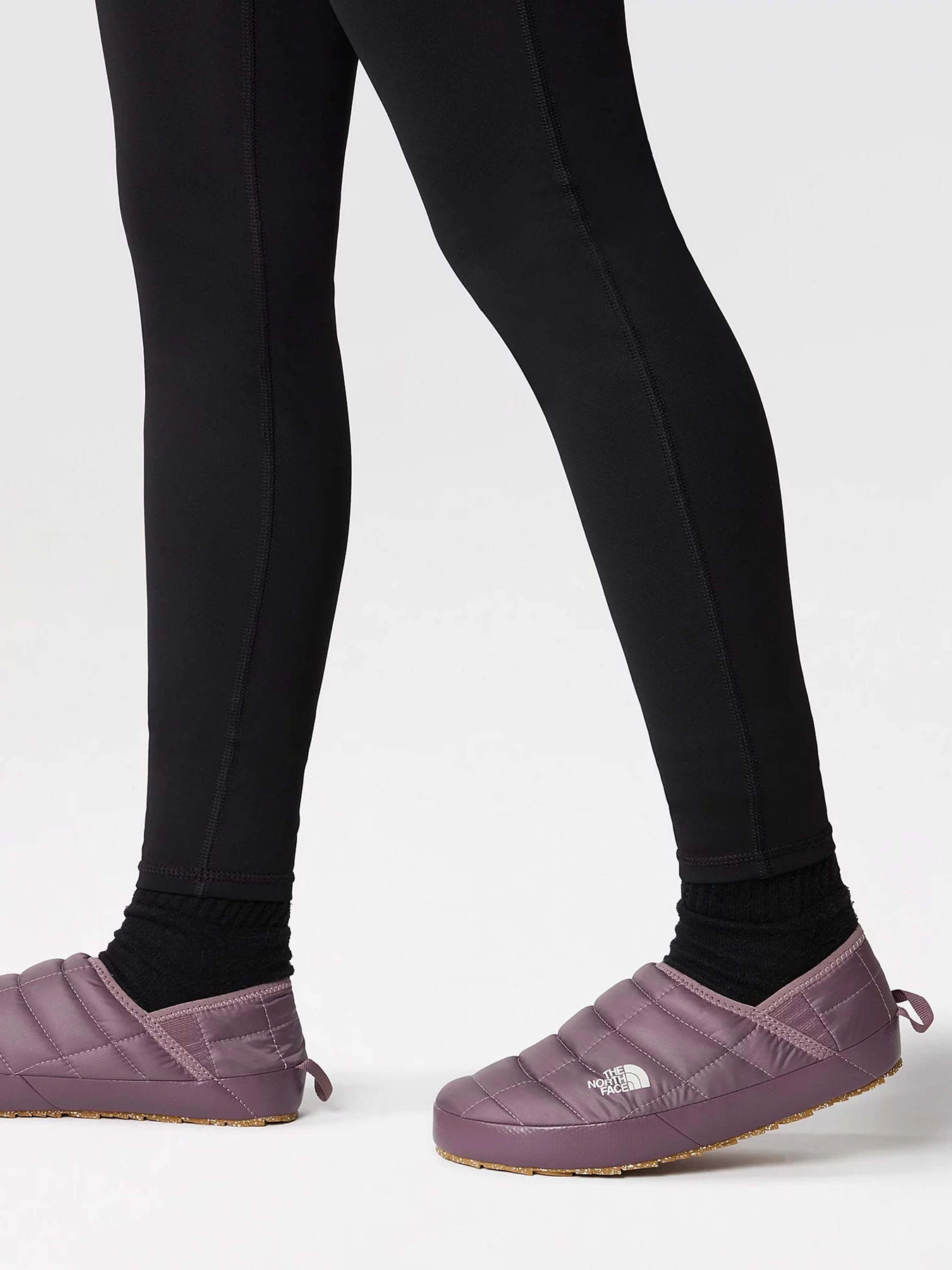 Сліпони та мокасини The North Face Thermoball Traction V модель NF0A3V1HOH41 Сліпони та мокасини The North Face Thermoball Traction V модель NF0A3V1HOH41 Фото