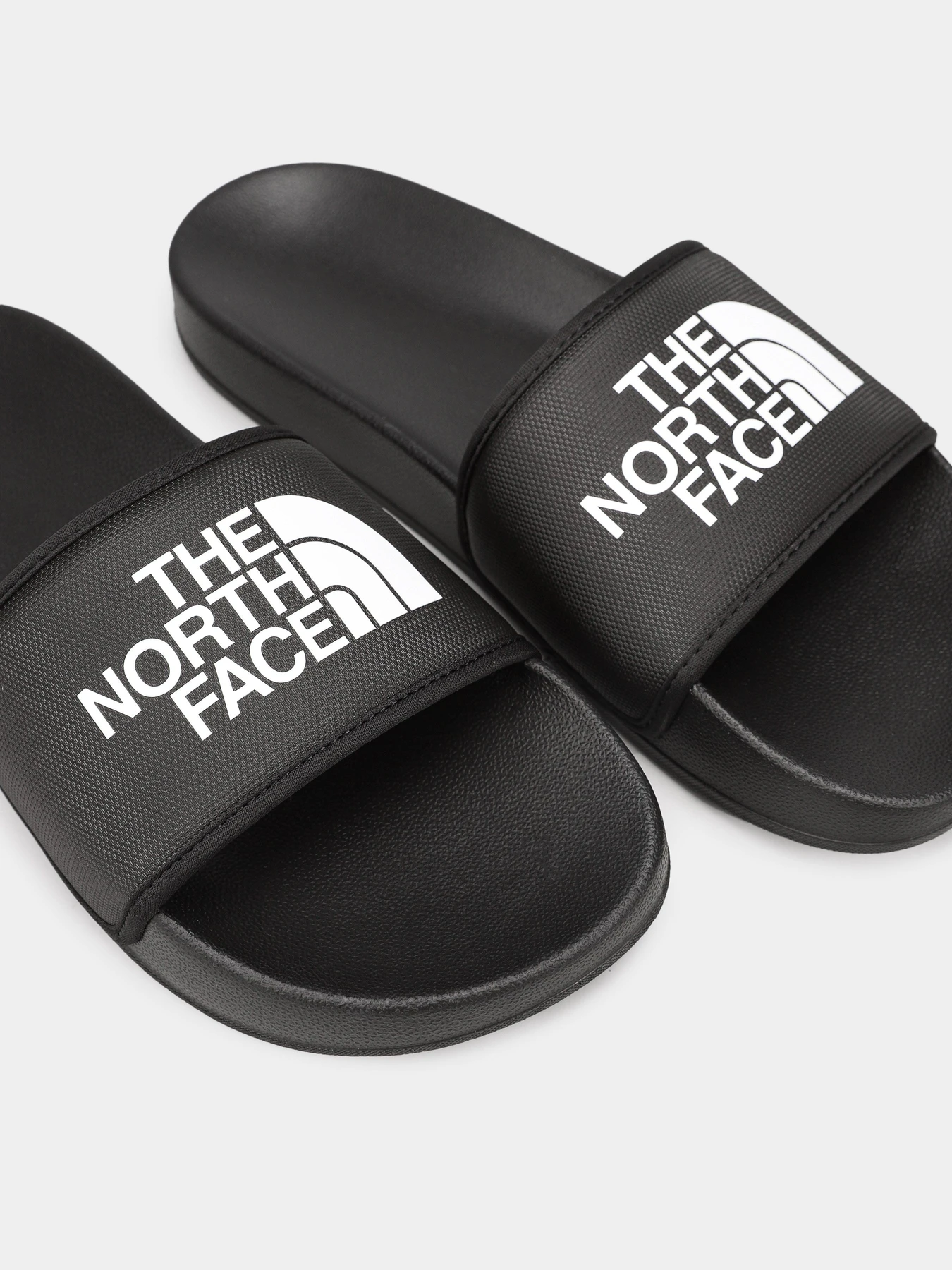 Шльопанці The North Face W Base Camp Slide III модель NF0A4T2SKY41 Шльопанці The North Face W Base Camp Slide III модель NF0A4T2SKY41 Фото