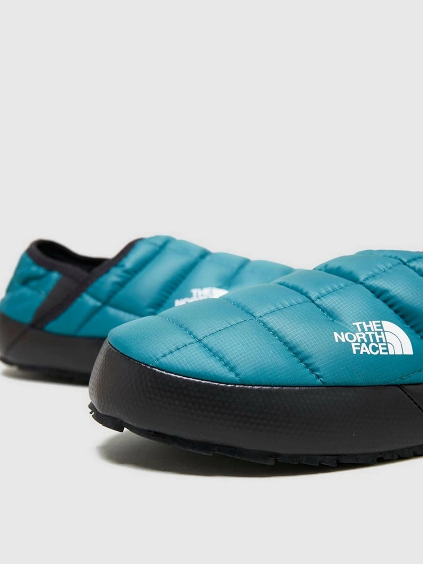 Сліпони та мокасини The North Face Thermoball ™ Traction Mule V модель NF0A3V1H1S41 Фото