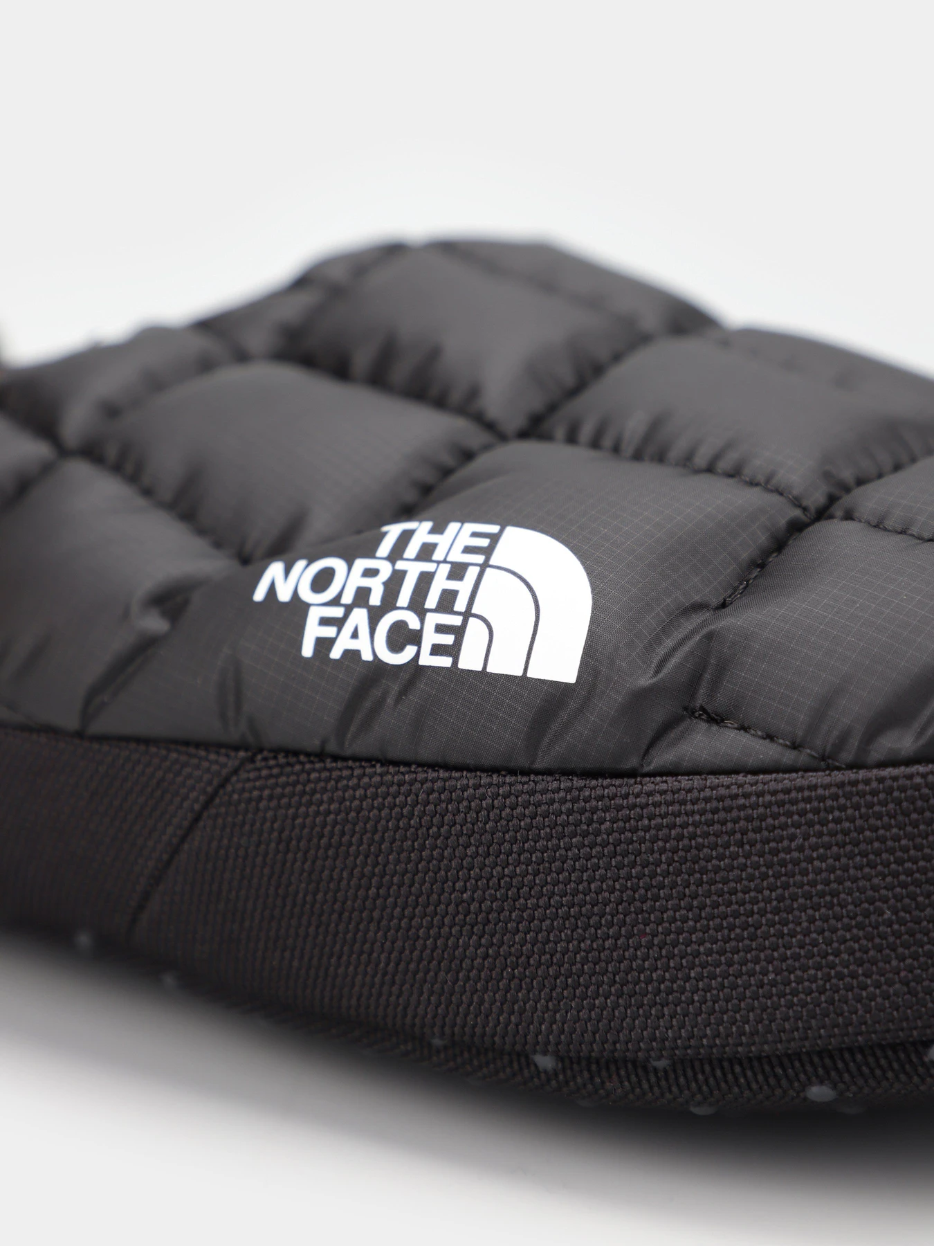 Сліпони та мокасини The North Face ThermoBall™ Tent Mule V модель NF0A3MKNKX71 Фото