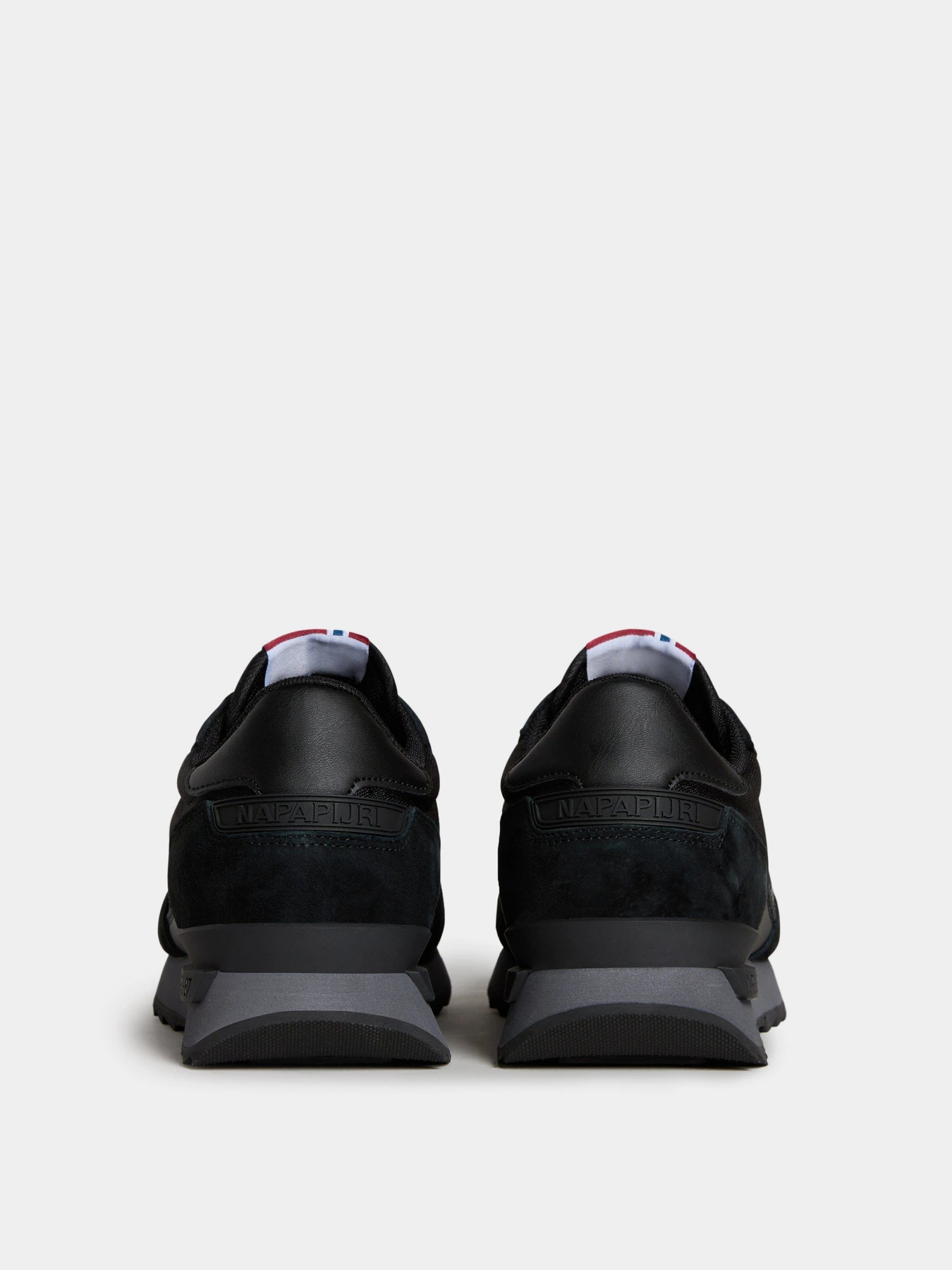 Кроссовки Napapijri Stab Nubuck Trainers модель NP0A4HVB0411 Кроссовки Napapijri Stab Nubuck Trainers модель NP0A4HVB0411 Фото