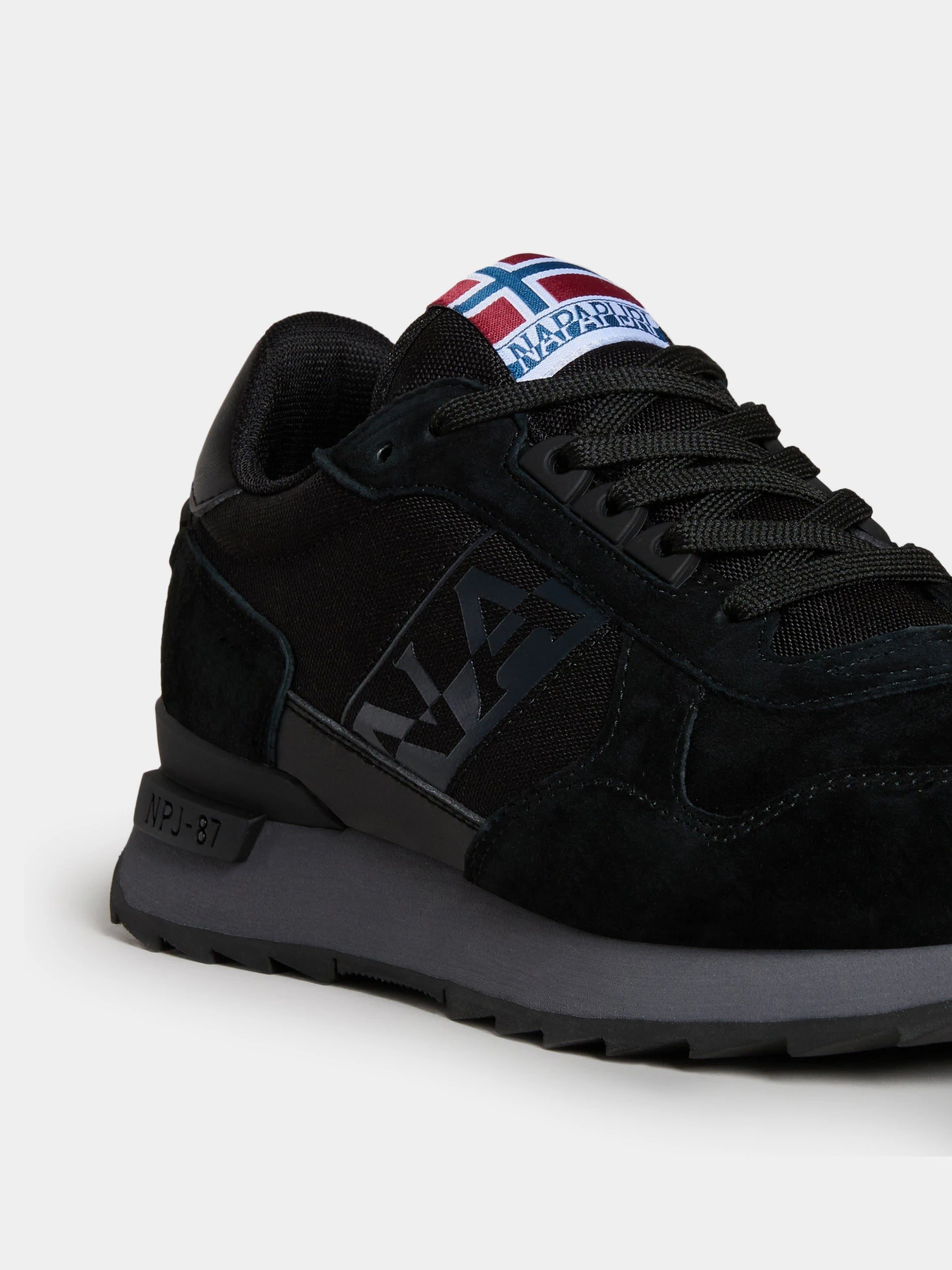 Кроссовки Napapijri Stab Nubuck Trainers модель NP0A4HVB0411 Кроссовки Napapijri Stab Nubuck Trainers модель NP0A4HVB0411 Фото