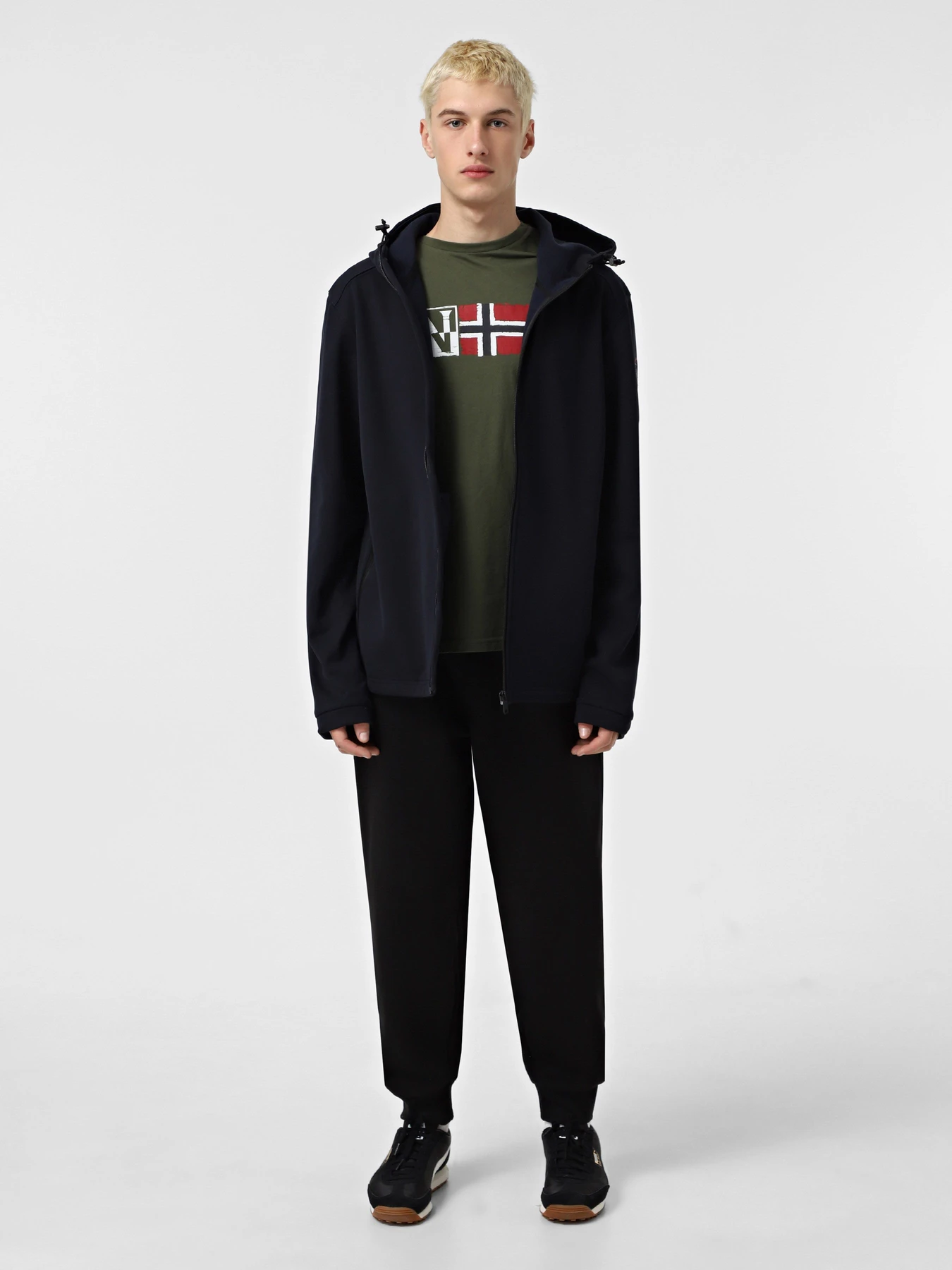 Куртки и дубленки Napapijri Addison 1 модель NP000HHB1761 Куртки и дубленки Napapijri Addison 1 модель NP000HHB1761 Фото