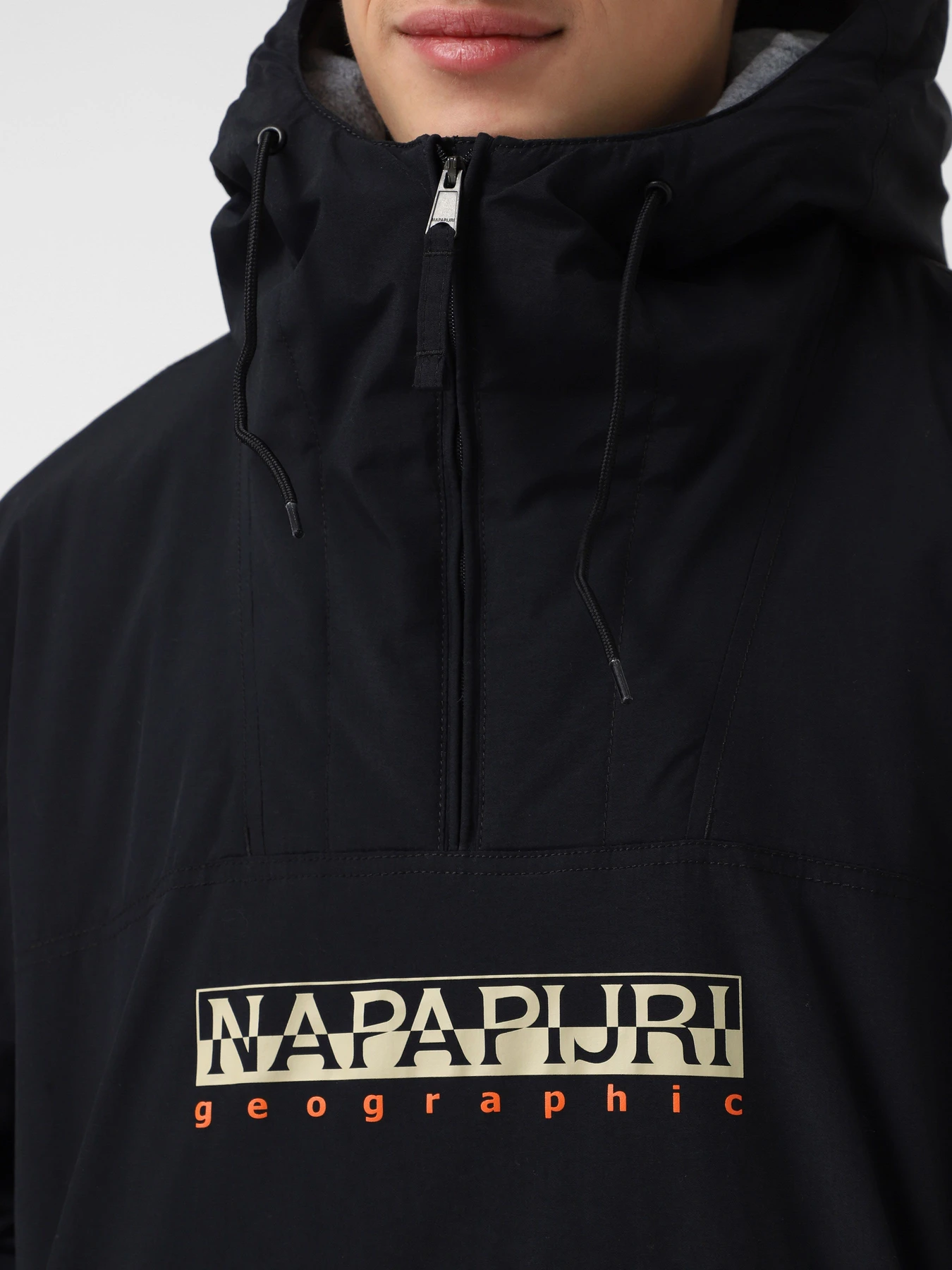 Куртки и дубленки Napapijri Avergreen модель NP0A4GEM0411 Куртки и дубленки Napapijri Avergreen модель NP0A4GEM0411 Фото