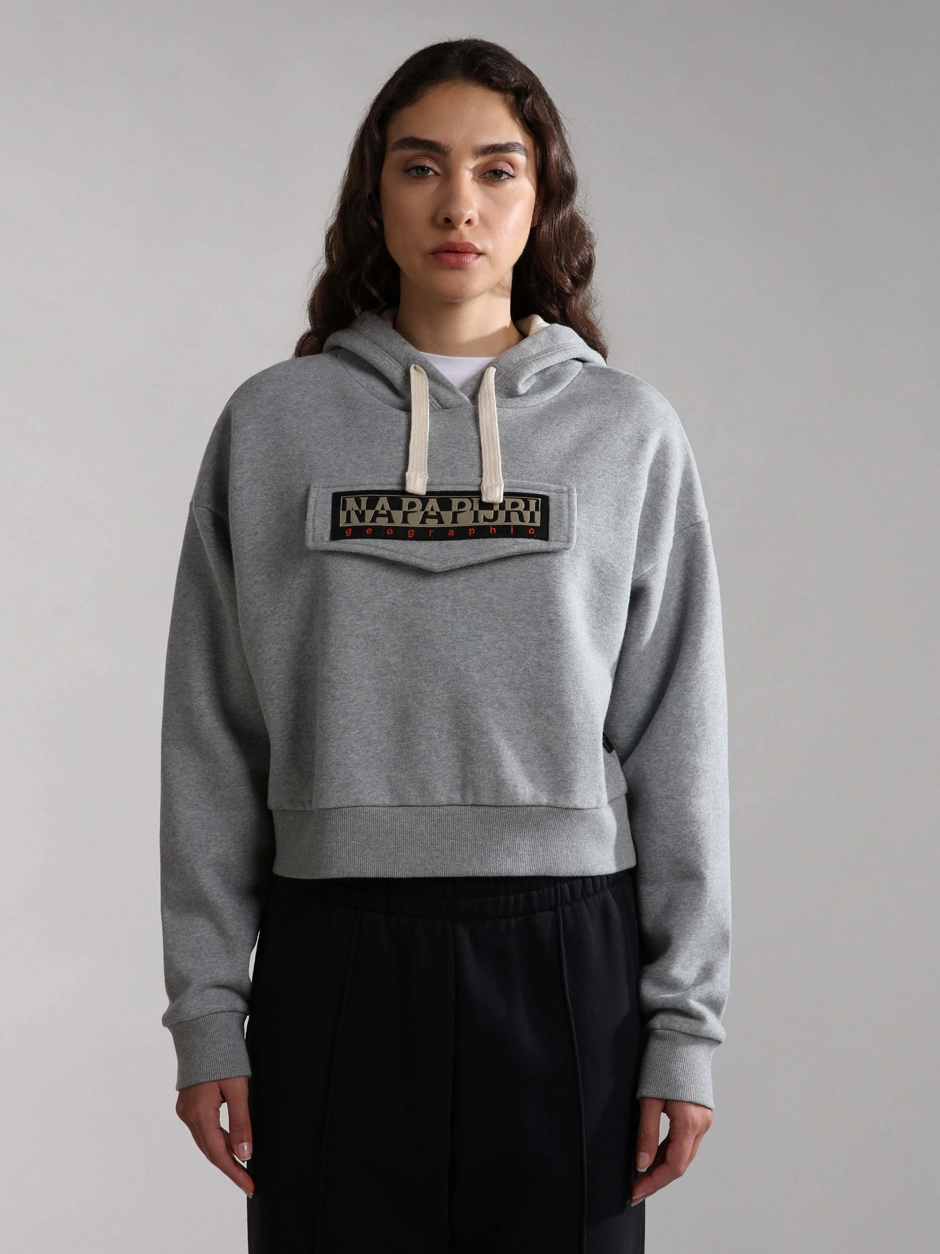 Худи и свитшоты Napapijri Burgee Crop модель NP0A4GKJ1601 Худи и свитшоты Napapijri Burgee Crop модель NP0A4GKJ1601 Фото