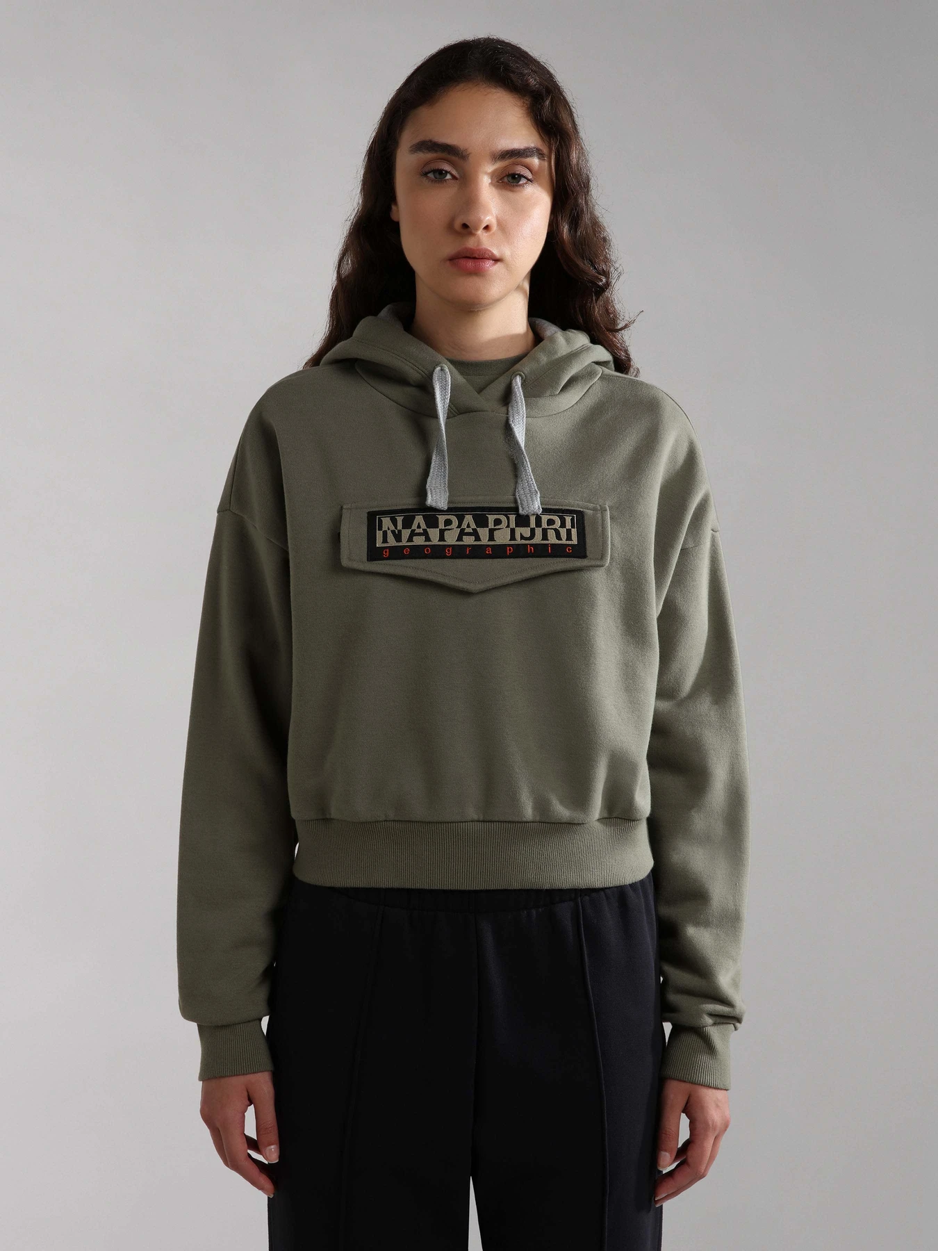 Худи и свитшоты Napapijri Burgee Crop W Green Lichen модель NP0A4GKJGAES Худи и свитшоты Napapijri Burgee Crop W Green Lichen модель NP0A4GKJGAES Фото