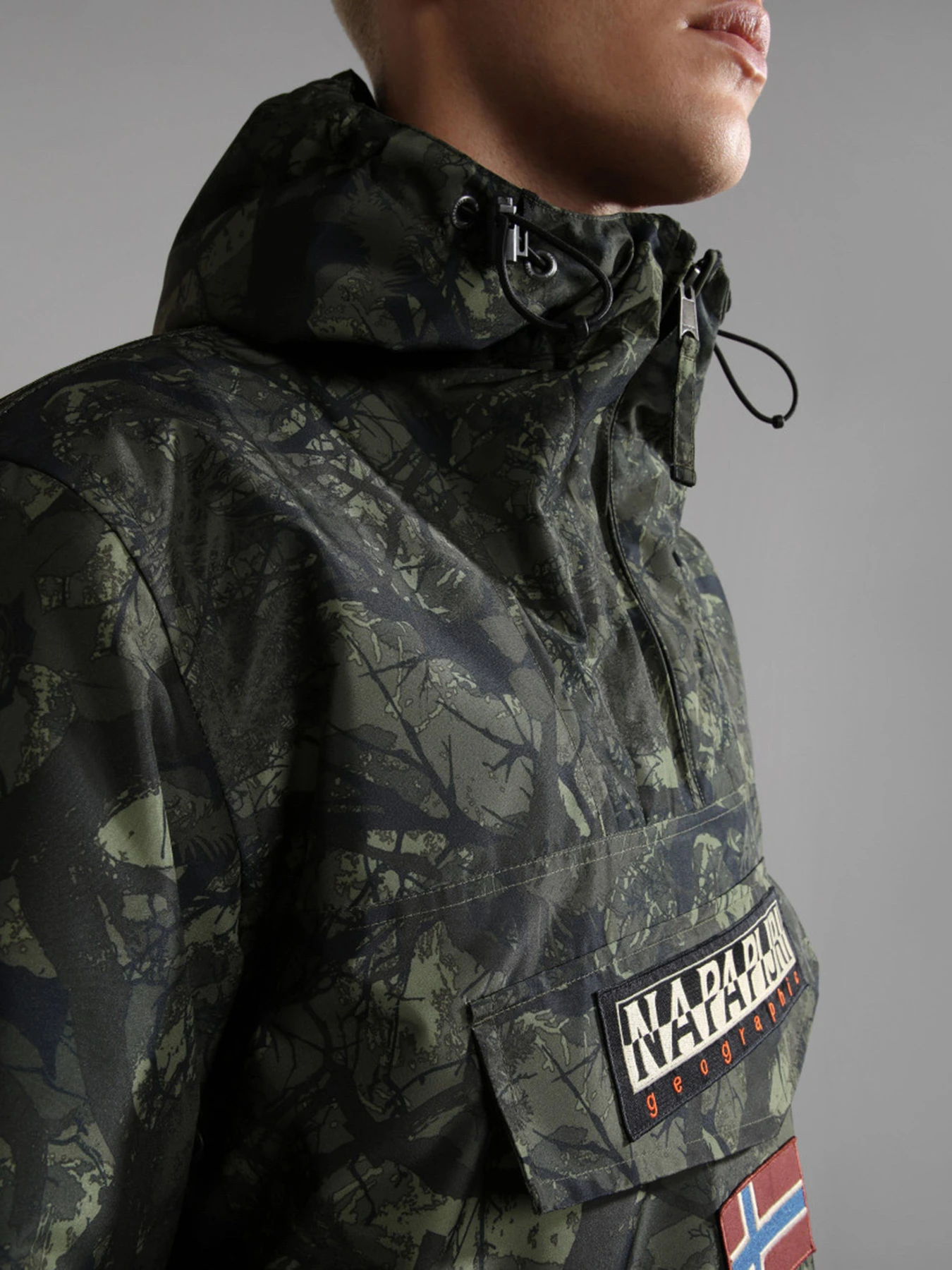 Куртки та дублянки Napapijri Rainforest Pocket PRT 2 модель NP0A4GMEFBN1 Куртки та дублянки Napapijri Rainforest Pocket PRT 2 модель NP0A4GMEFBN1 Фото