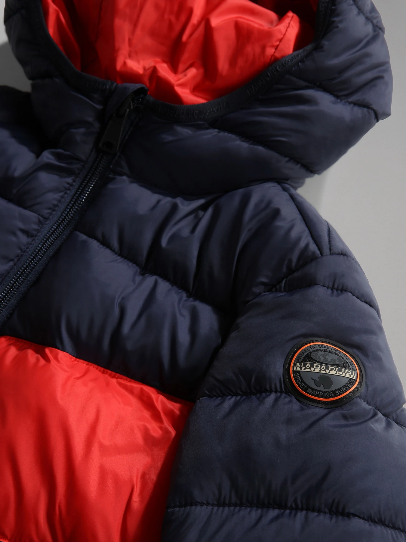 Куртки та дублянки Napapijri K Aerons Rev Cb модель NP0A4GN8MBLS Куртки та дублянки Napapijri K Aerons Rev Cb модель NP0A4GN8MBLS Фото