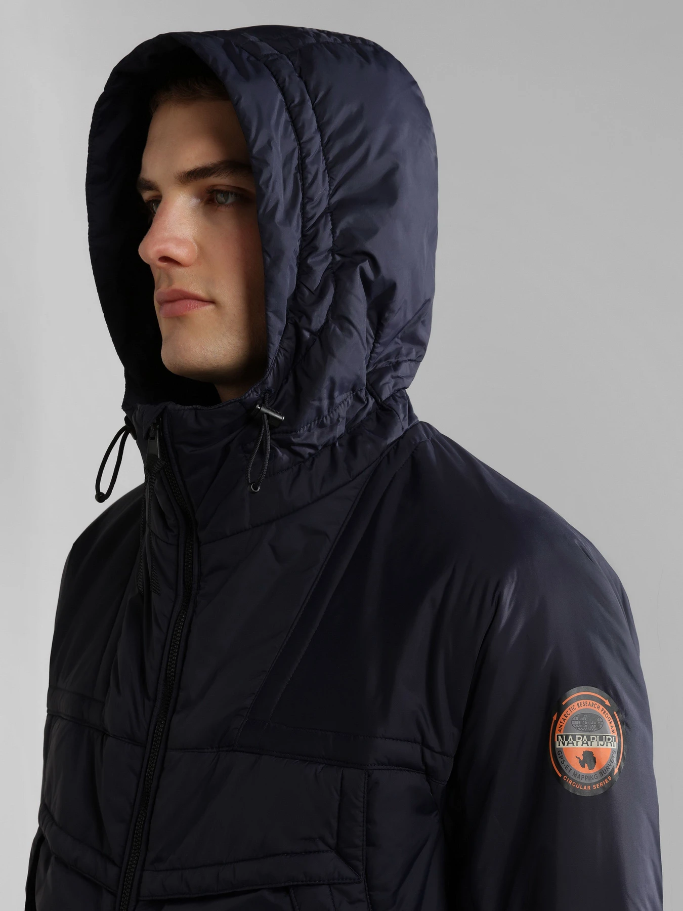 Куртки та дублянки Napapijri Circular модель NP0A4GO2176S Куртки та дублянки Napapijri Circular модель NP0A4GO2176S Фото
