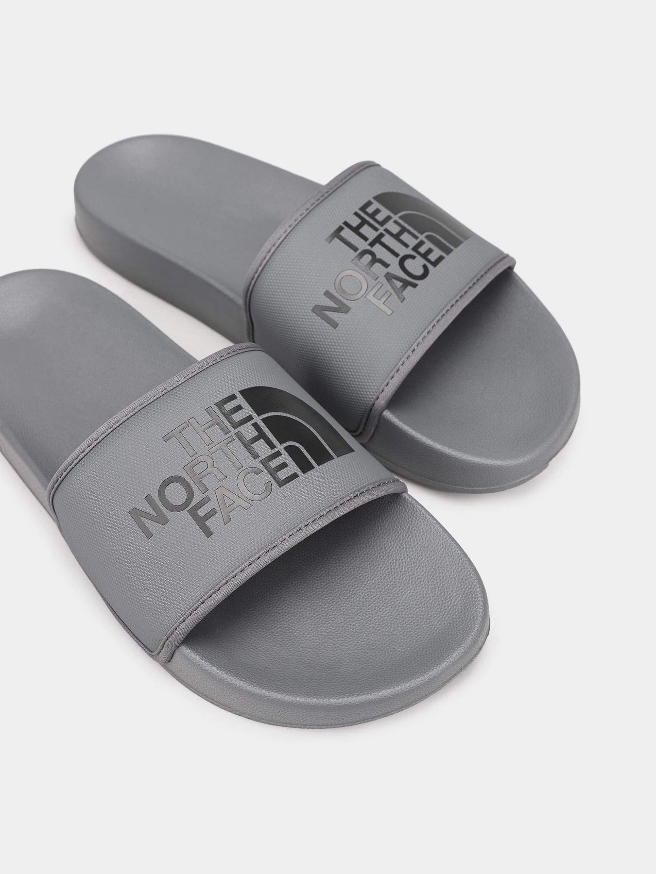 Шльопанці The North Face Base Camp Slide III модель NF0A4T2RQH41 Шльопанці The North Face Base Camp Slide III модель NF0A4T2RQH41 Фото