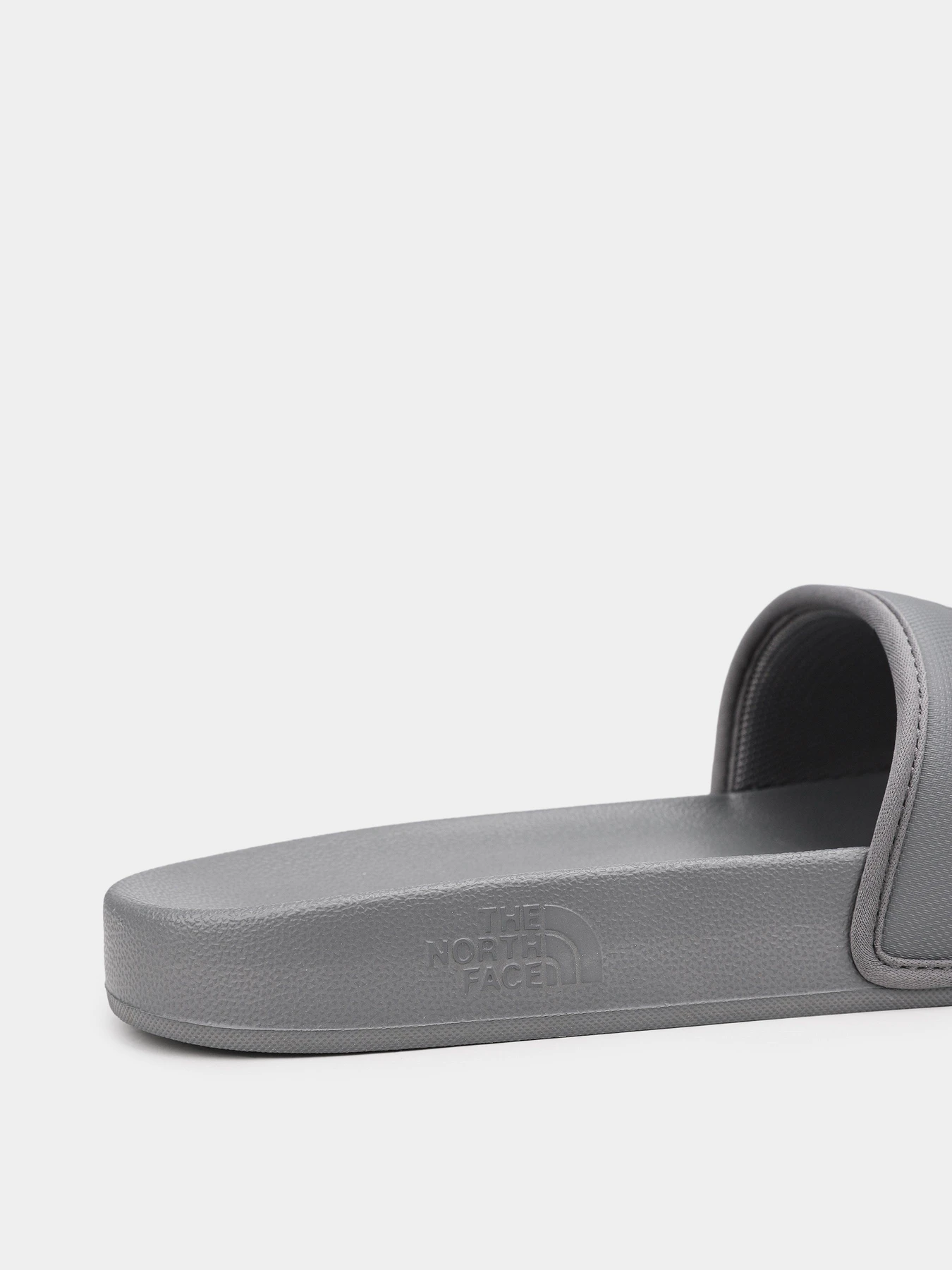 Шльопанці The North Face Base Camp Slide III модель NF0A4T2RQH41 Шльопанці The North Face Base Camp Slide III модель NF0A4T2RQH41 Фото