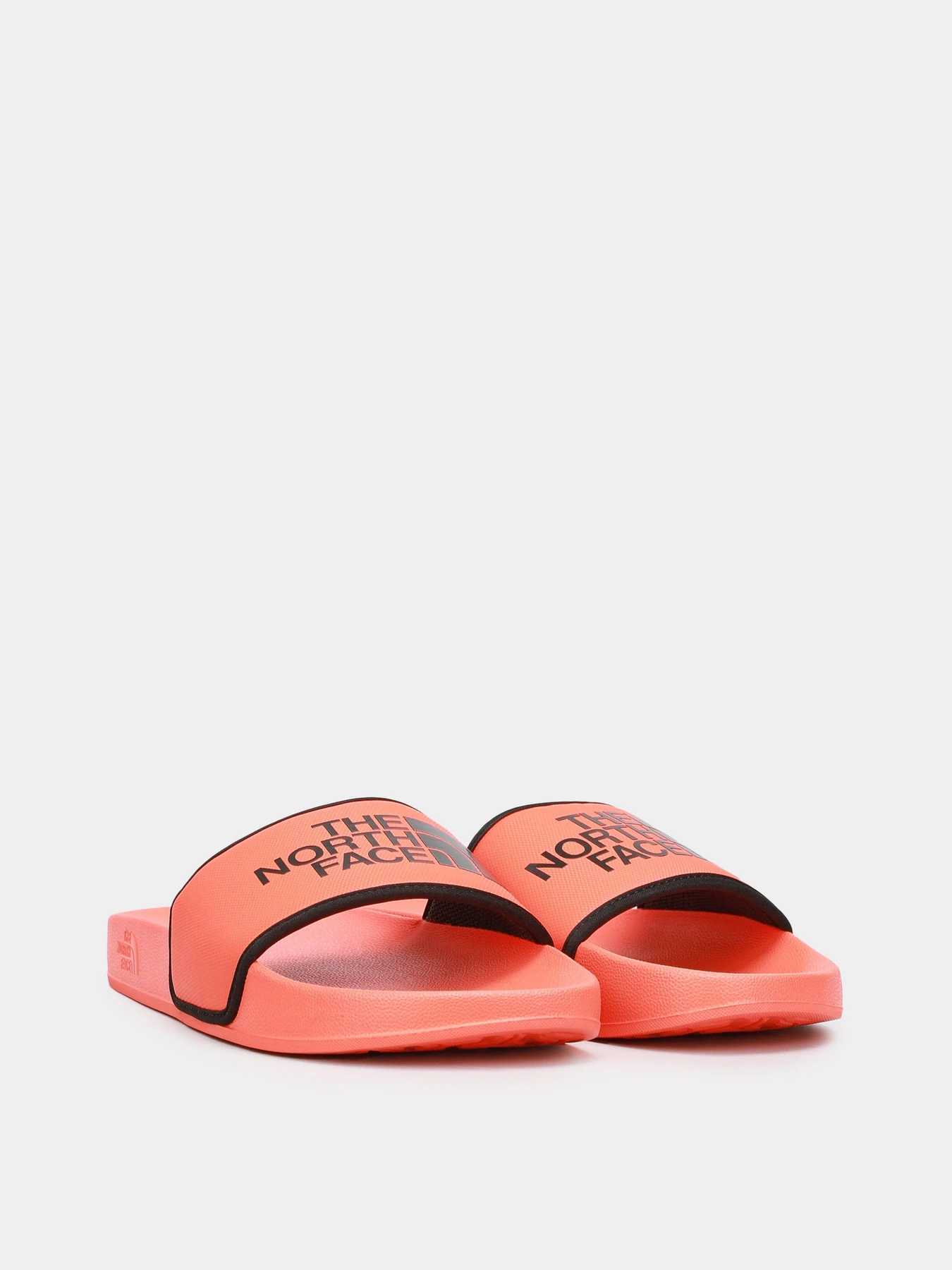 Шльопанці The North Face Base Camp Slide III модель NF0A4T2RYXP1 Шльопанці The North Face Base Camp Slide III модель NF0A4T2RYXP1 Фото