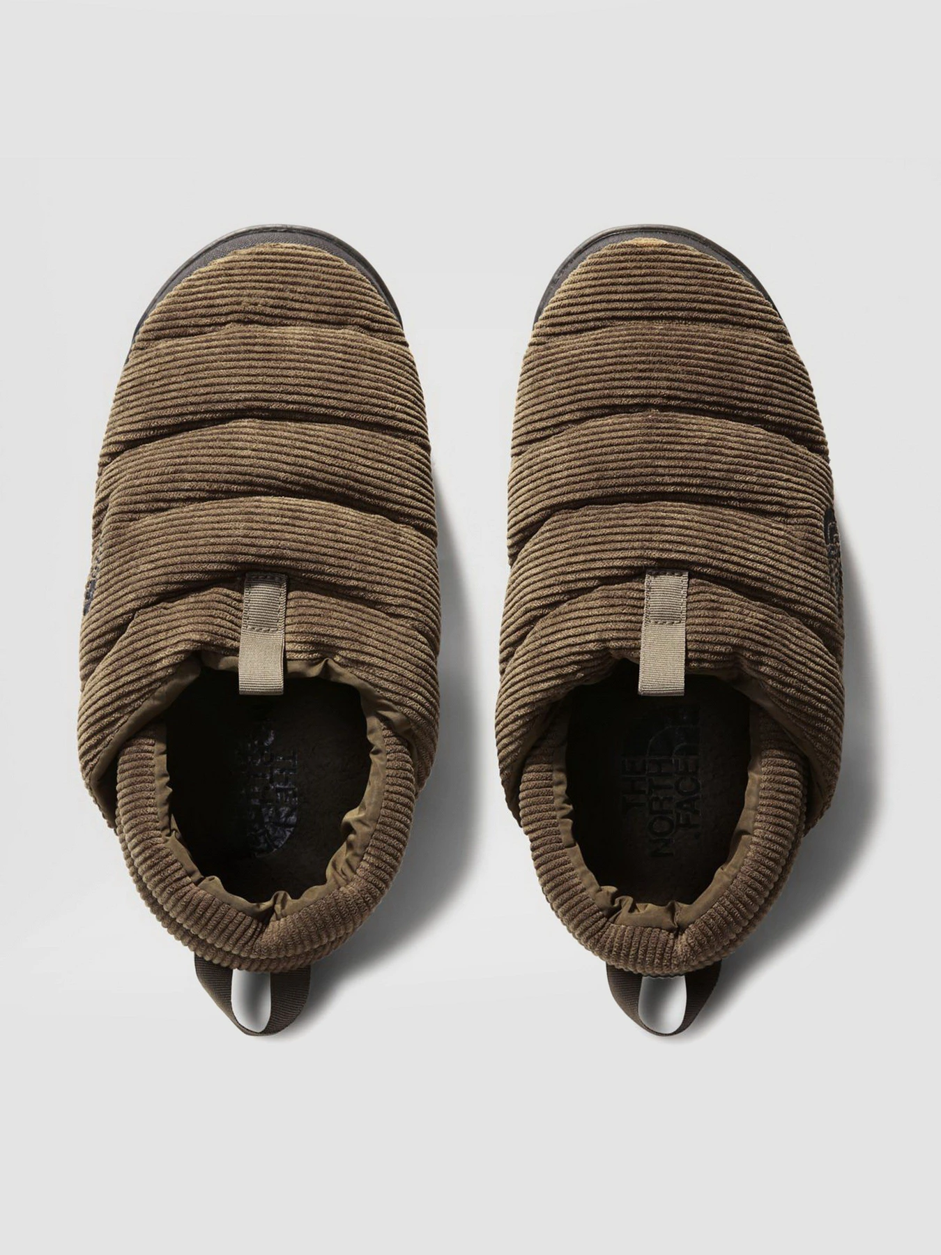Слипоны и мокасины The North Face Nuptse Mule Corduroy модель NF0A7W4MWMB1 Слипоны и мокасины The North Face Nuptse Mule Corduroy модель NF0A7W4MWMB1 Фото