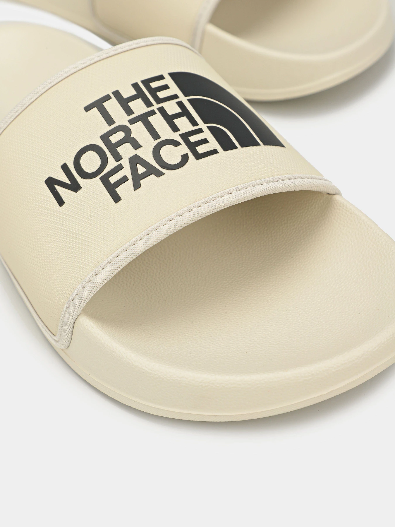 Шлёпанцы The North Face Base Camp Slide III модель NF0A4T2R8F11 Шлёпанцы The North Face Base Camp Slide III модель NF0A4T2R8F11 Фото