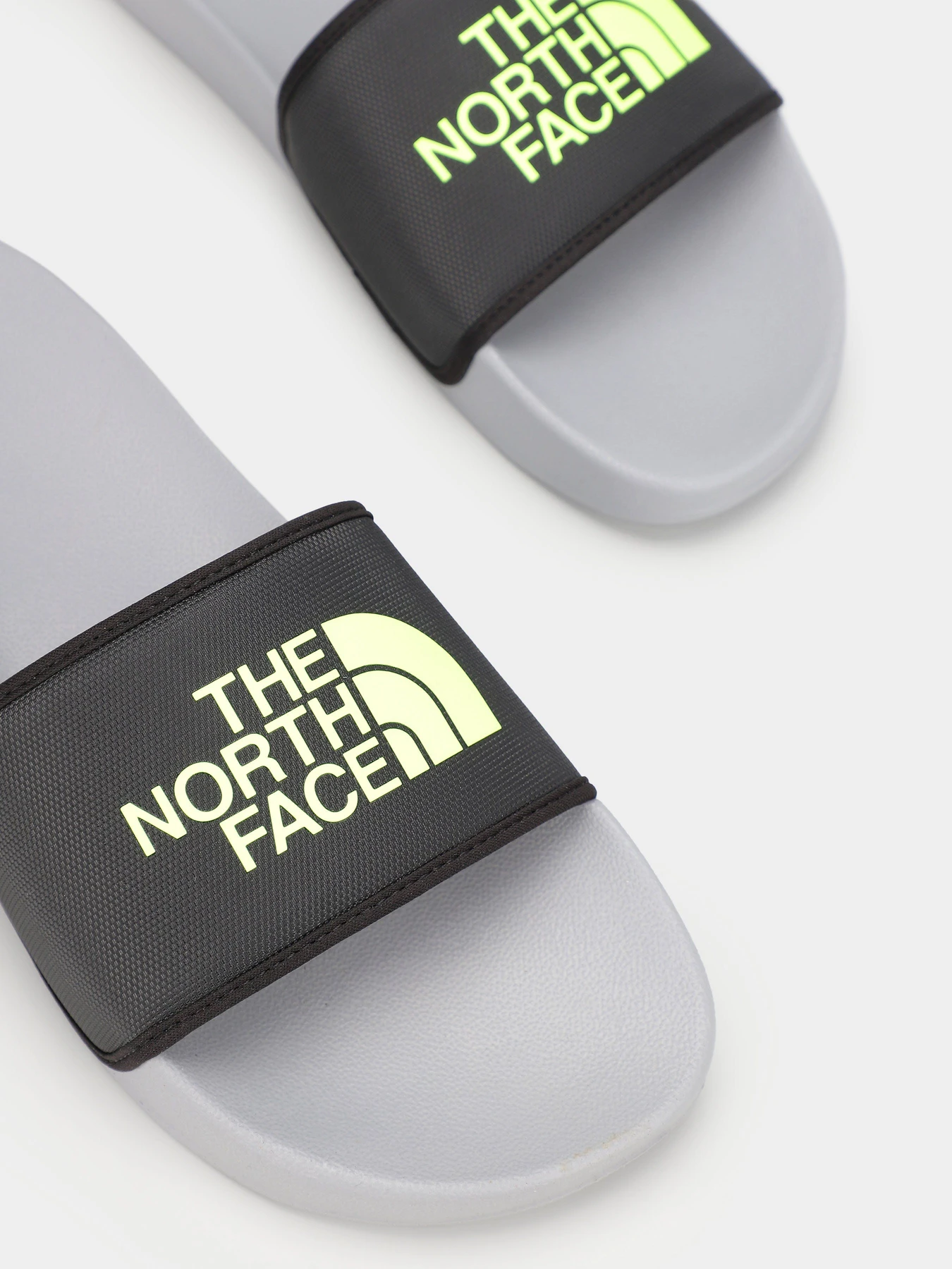 Шльопанці The North Face Base Camp Slide III модель NF0A4T2RIHG1 Шльопанці The North Face Base Camp Slide III модель NF0A4T2RIHG1 Фото