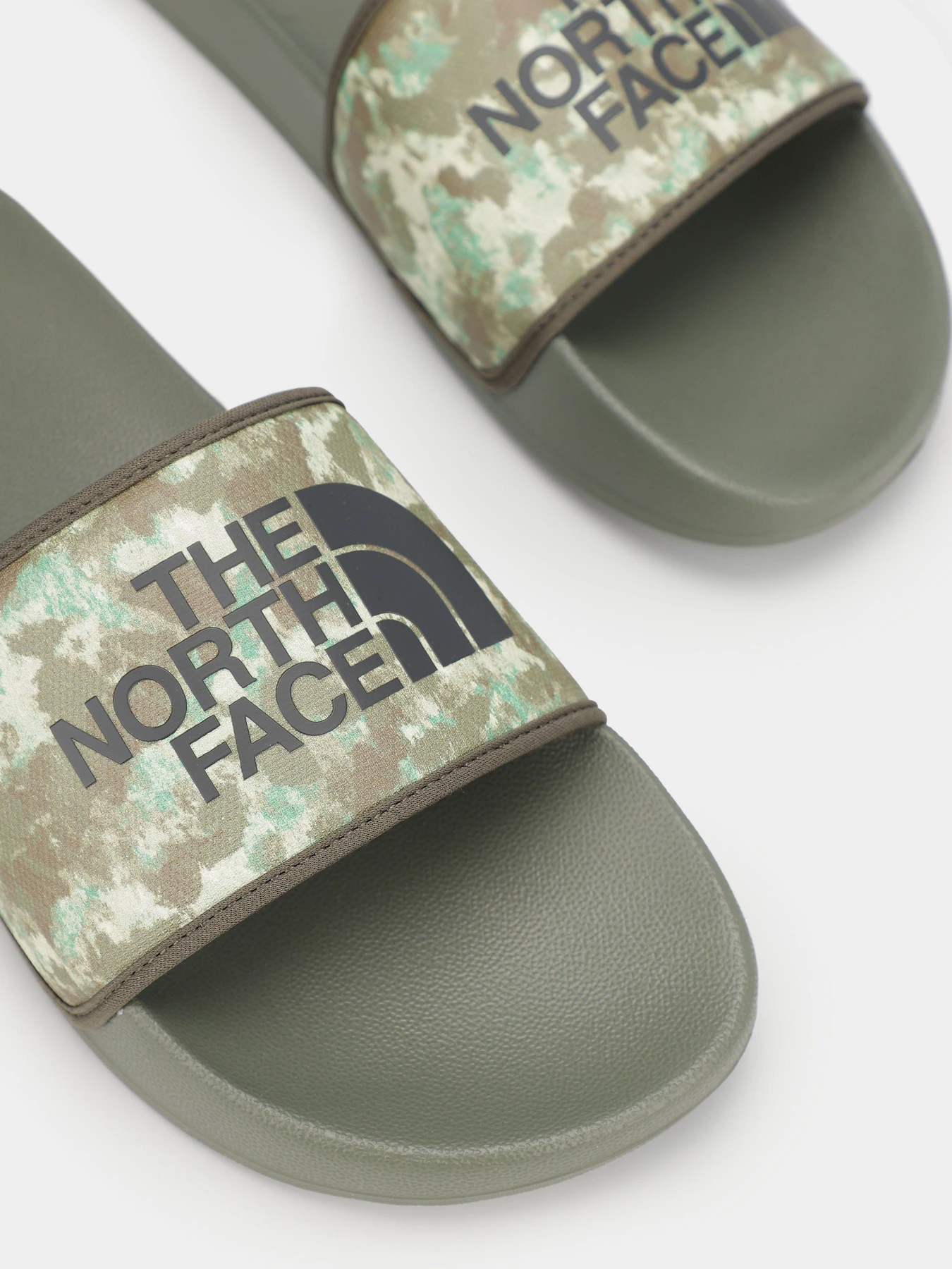 Шлёпанцы The North Face Base Camp Slide III модель NF0A4T2RIYL1 Шлёпанцы The North Face Base Camp Slide III модель NF0A4T2RIYL1 Фото