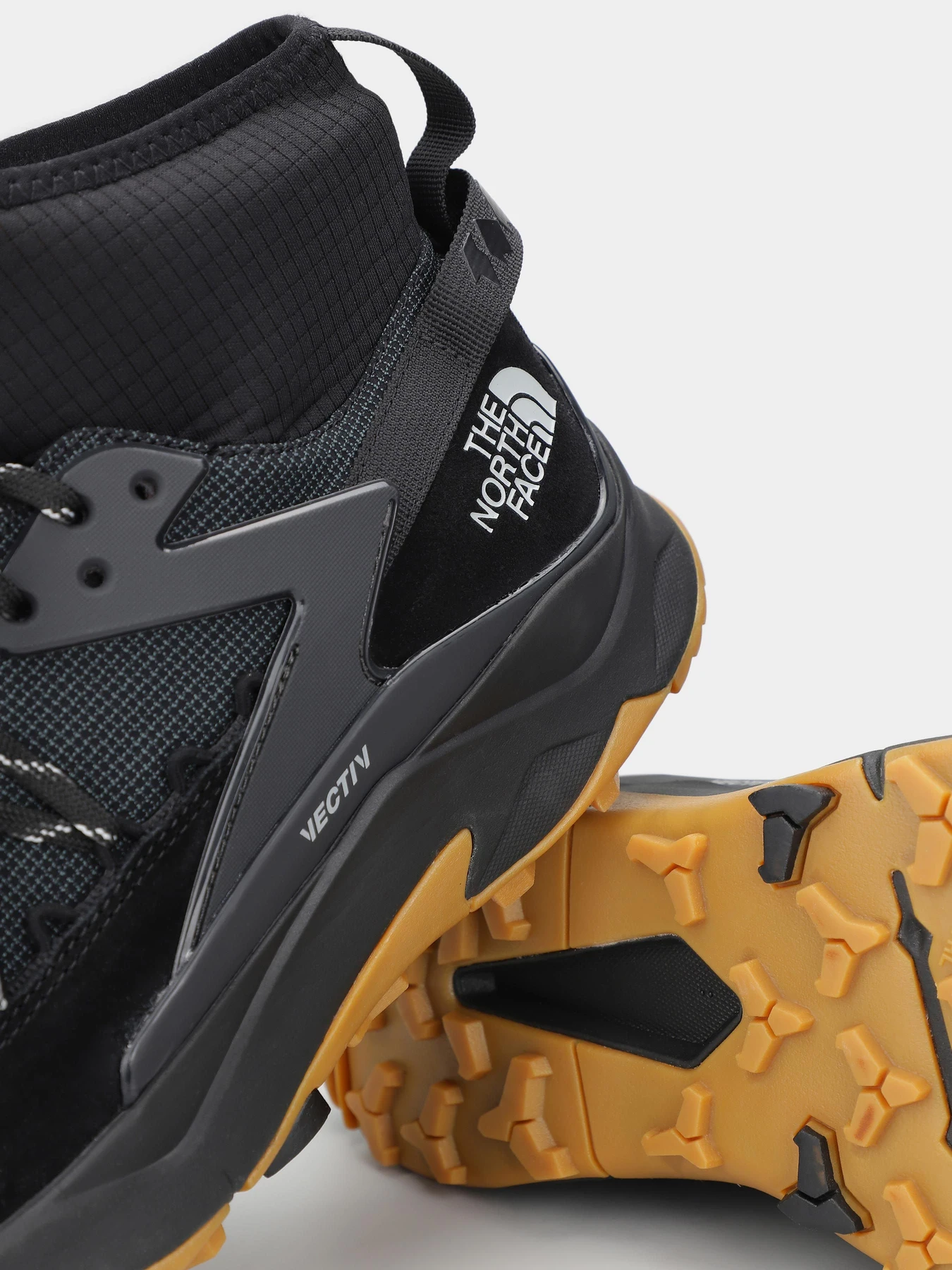 Кроссовки The North Face Vectiv Taraval Peak модель NF0A5LVKKT01 Кроссовки The North Face Vectiv Taraval Peak модель NF0A5LVKKT01 Фото