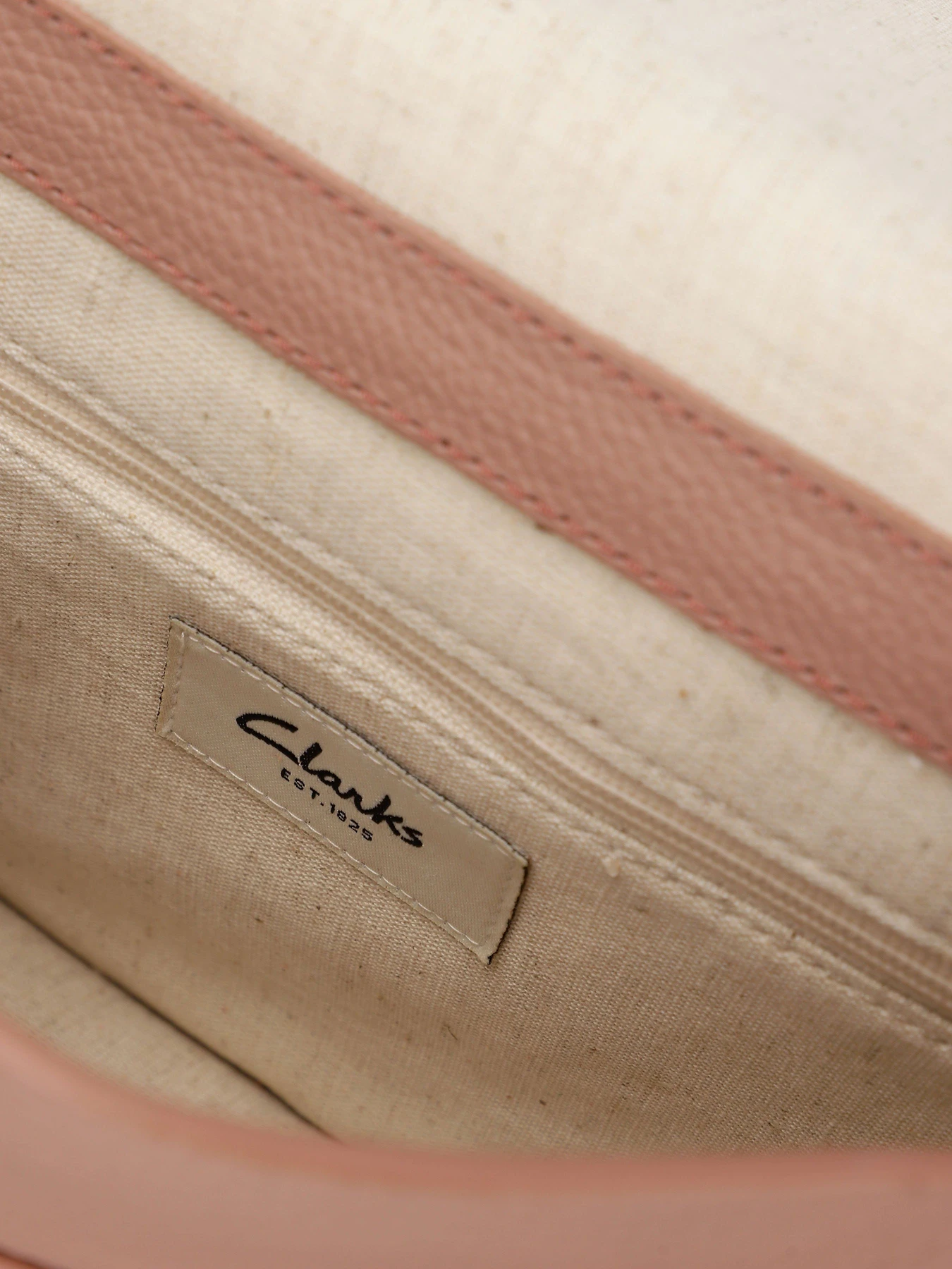 Сумки Clarks Treen River модель 26164317 Фото
