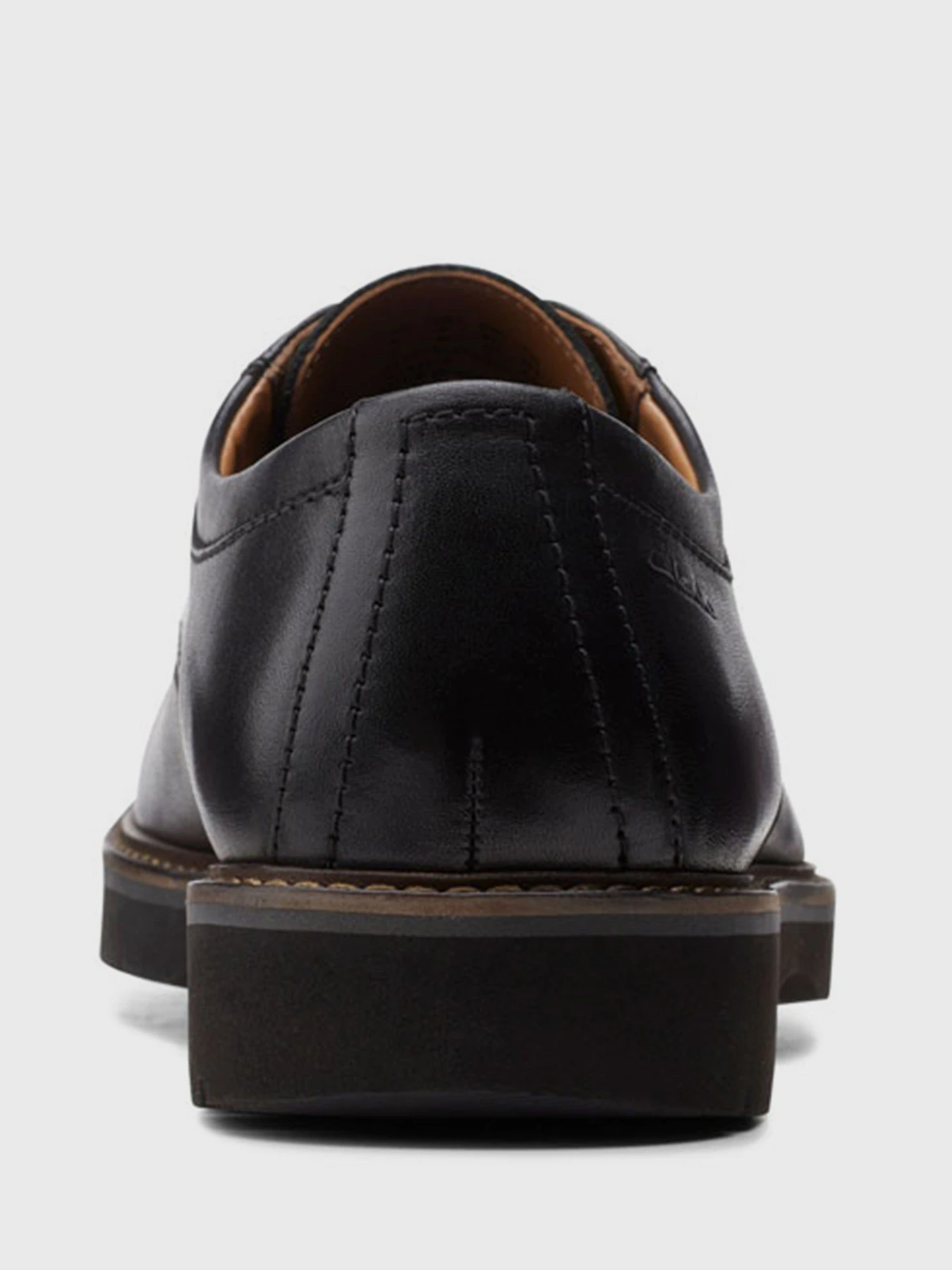 Туфлі та лофери Clarks Bayhill Plain модель 26153177 Туфлі та лофери Clarks Bayhill Plain модель 26153177 Фото
