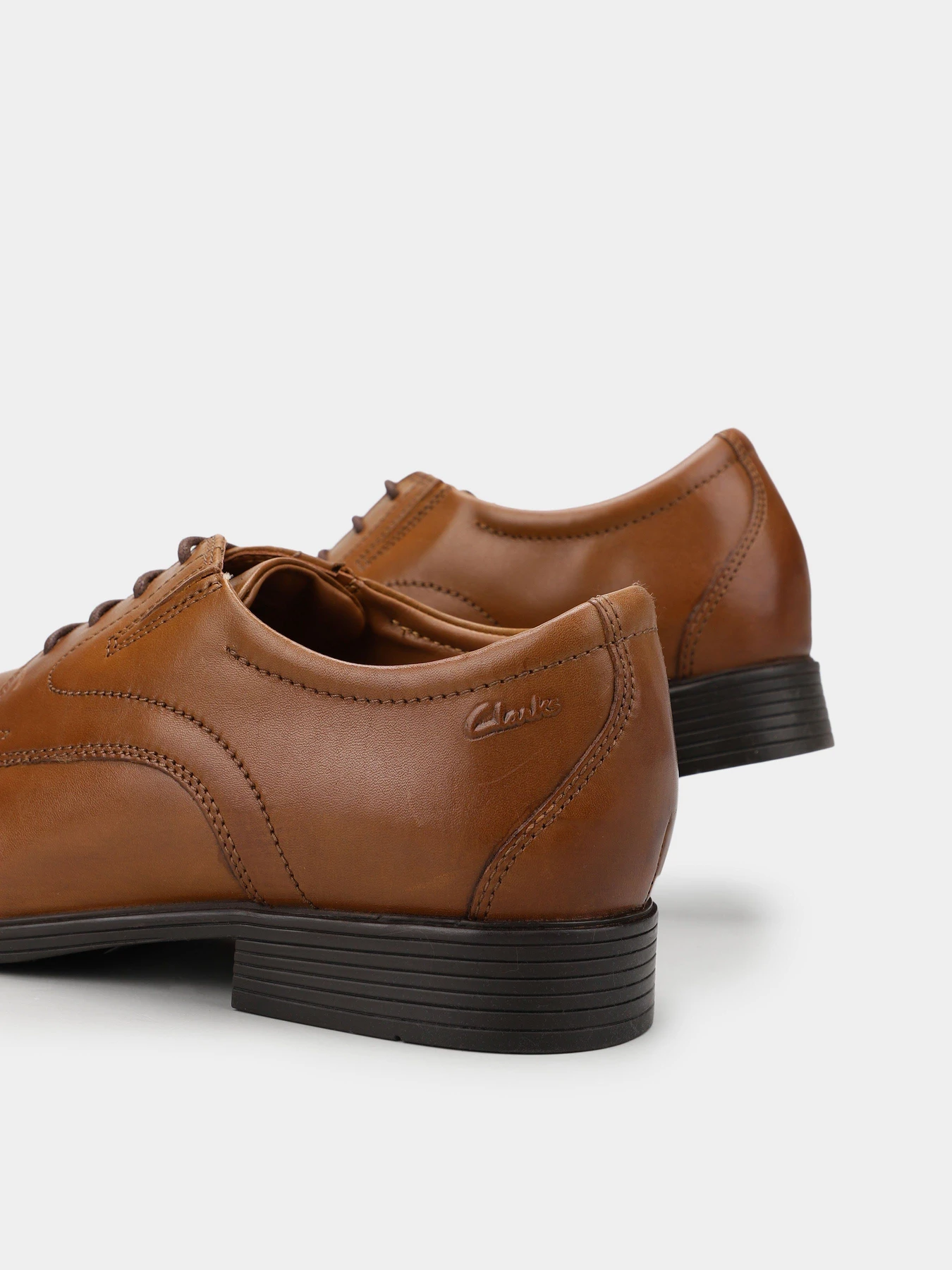 Туфли и лоферы Clarks Whiddon Plain Toe модель 26152919 Туфли и лоферы Clarks Whiddon Plain Toe модель 26152919 Фото