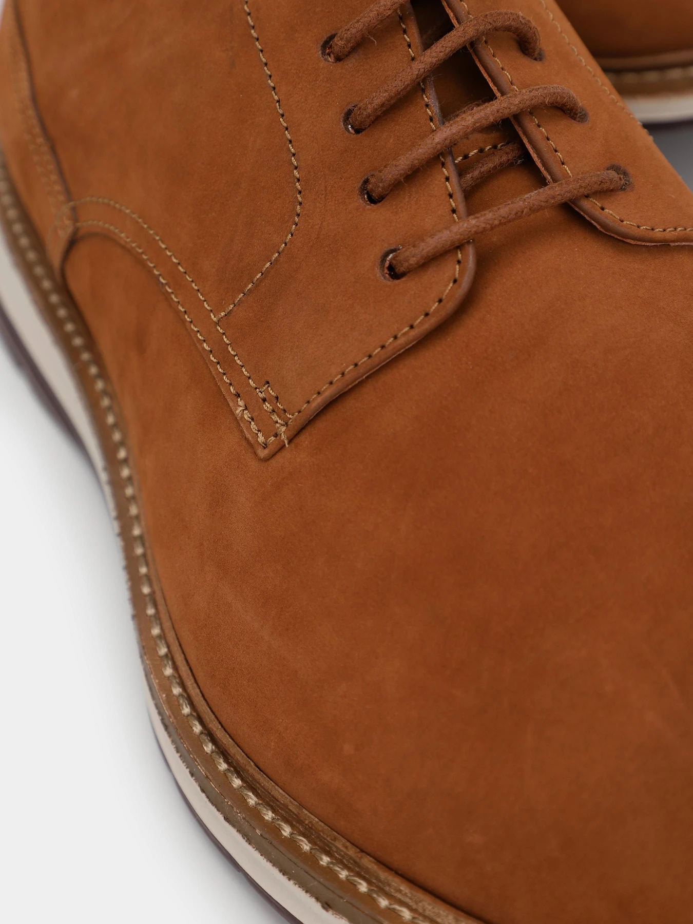 Туфлі та лофери Clarks Chantry Lace Tan модель 26171942 Фото