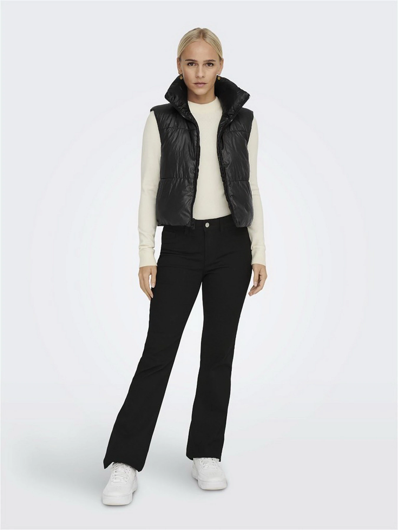Куртки та дублянки Only модель 15245572_Black Куртки та дублянки Only модель 15245572_Black Фото