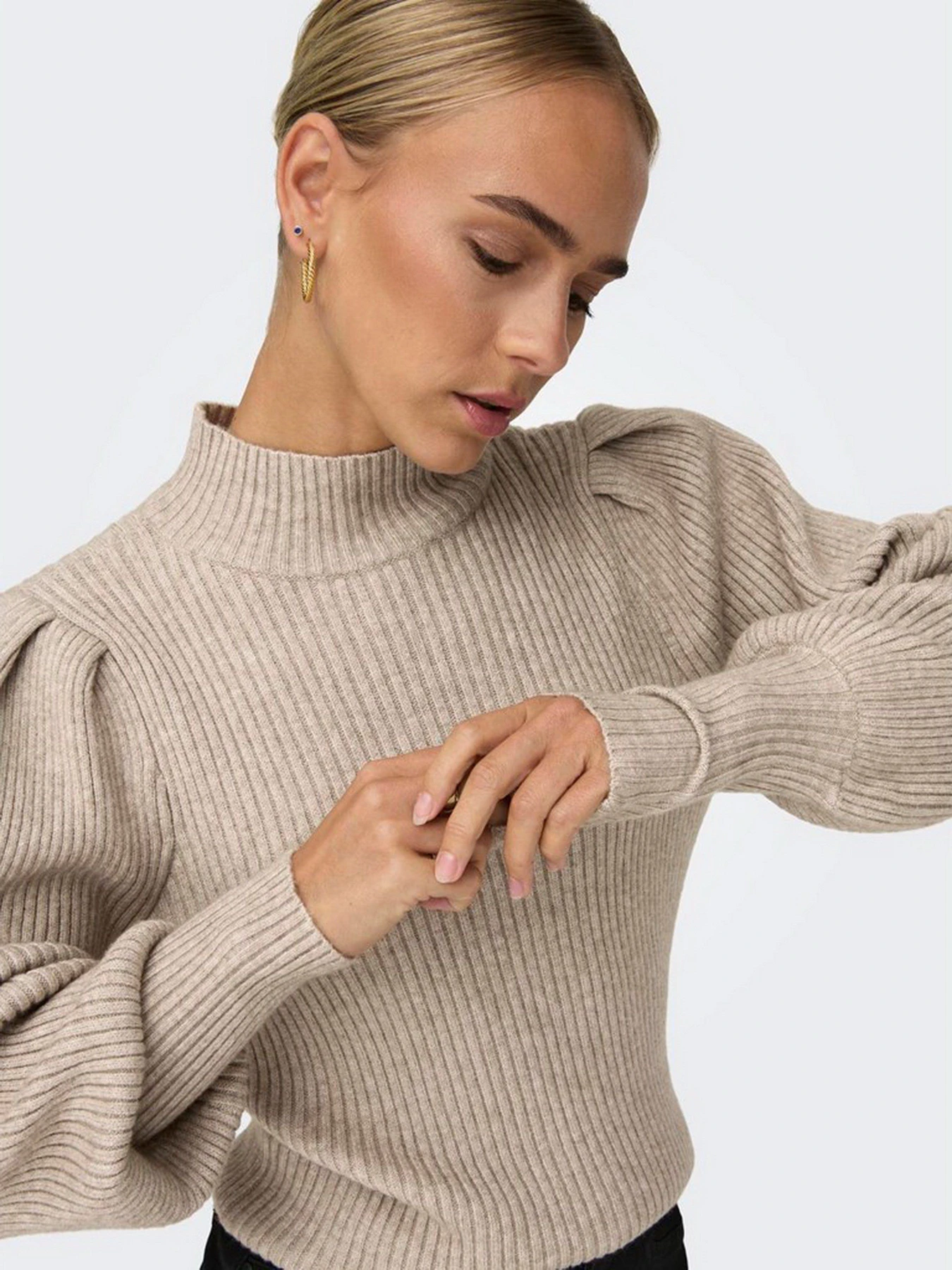 Свитры и кардиганы Only модель 15232494_Mocha Meringue Свитры и кардиганы Only модель 15232494_Mocha Meringue Фото