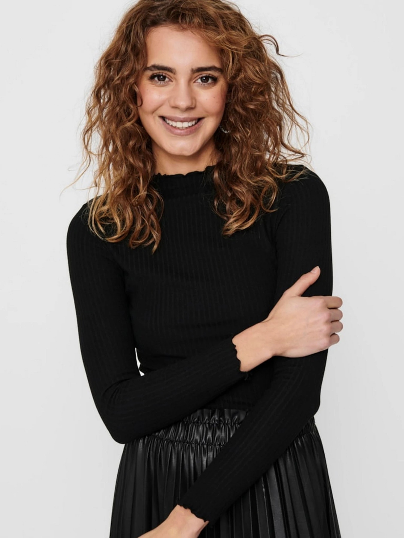 Светри та кардигани Only модель 15180040_Black Светри та кардигани Only модель 15180040_Black Фото