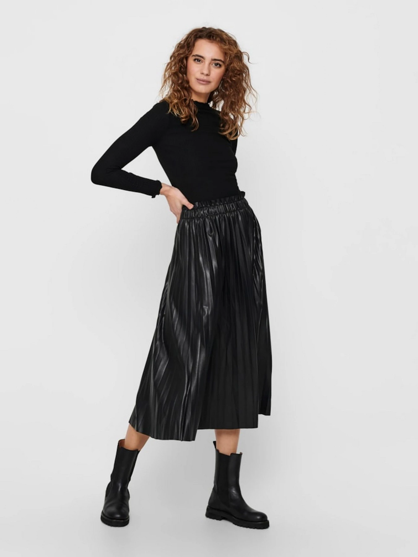 Светри та кардигани Only модель 15180040_Black Светри та кардигани Only модель 15180040_Black Фото
