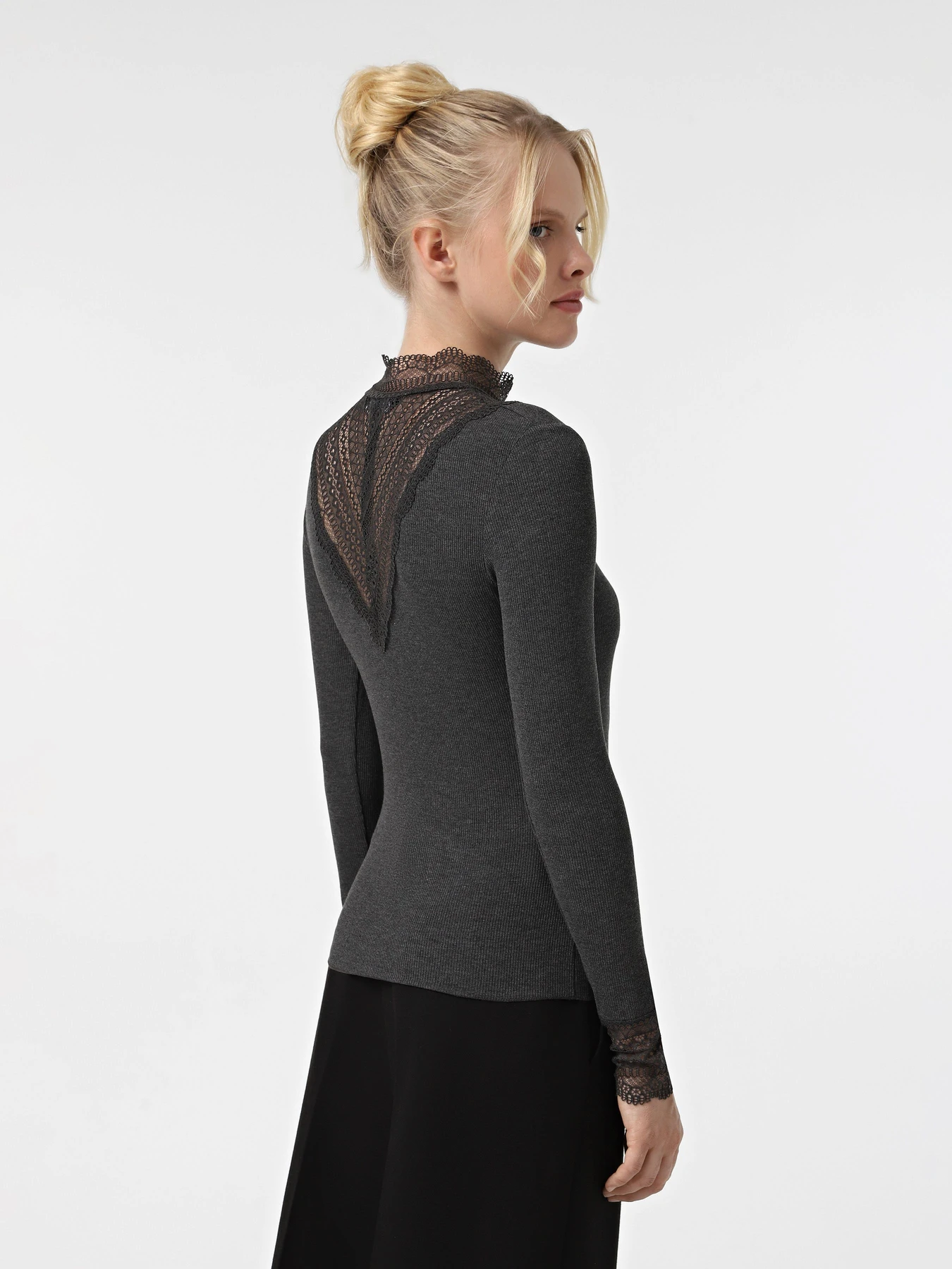 Свитры и кардиганы Only модель 15207788_Dark Grey Melange Свитры и кардиганы Only модель 15207788_Dark Grey Melange Фото