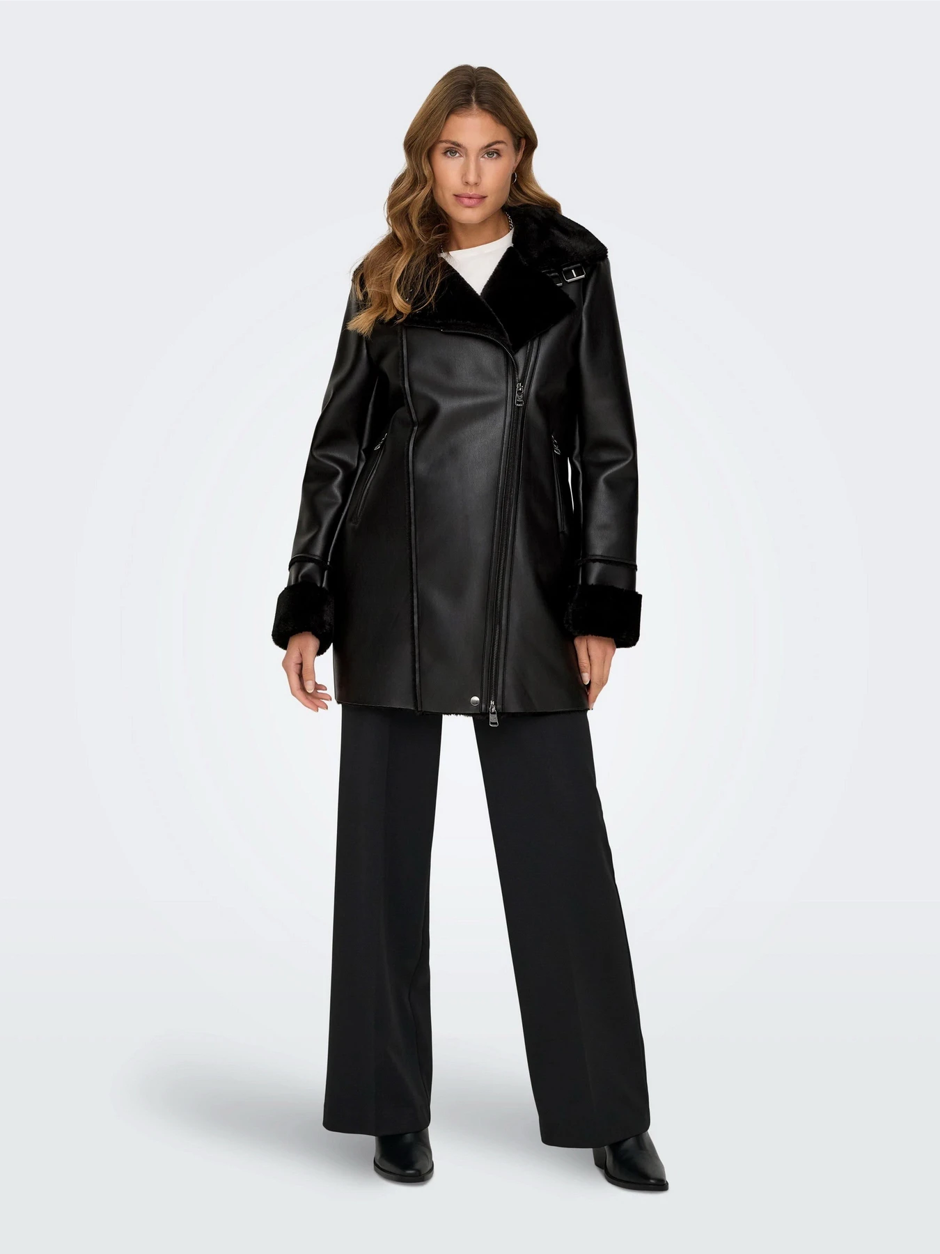 Куртки та дублянки Only модель 15325995_Black Куртки та дублянки Only модель 15325995_Black Фото