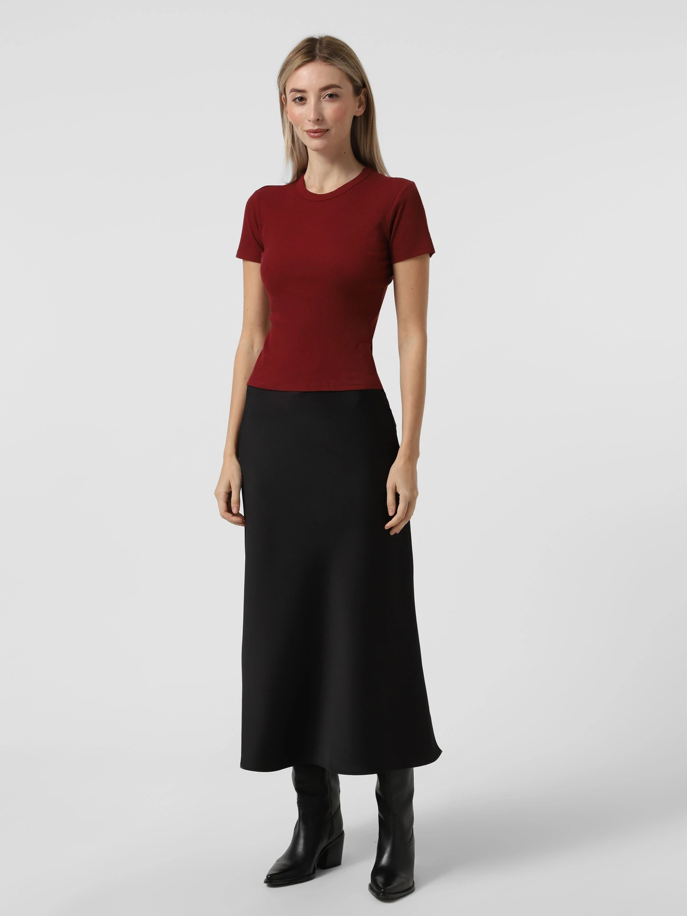 Футболки и поло Only EASY S/S O-NECK TOP модель 15330639_Cabernet Футболки и поло Only EASY S/S O-NECK TOP модель 15330639_Cabernet Фото