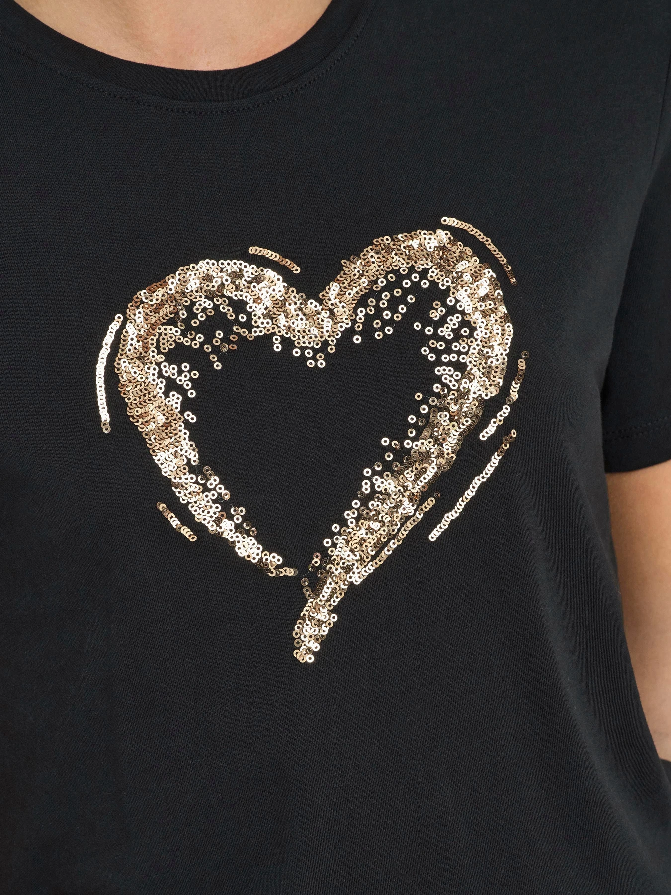 Футболки и поло Only MARCY S/S BOX TOP модель 15357554_Black W. sequins heart Фото