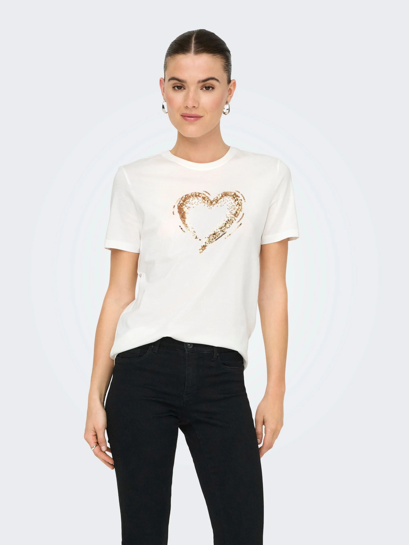 Футболки і поло Only MARCY S/S BOX TOP модель 15357554_Cloud Dancer W. sequins he Футболки і поло Only MARCY S/S BOX TOP модель 15357554_Cloud Dancer W. sequins he Фото