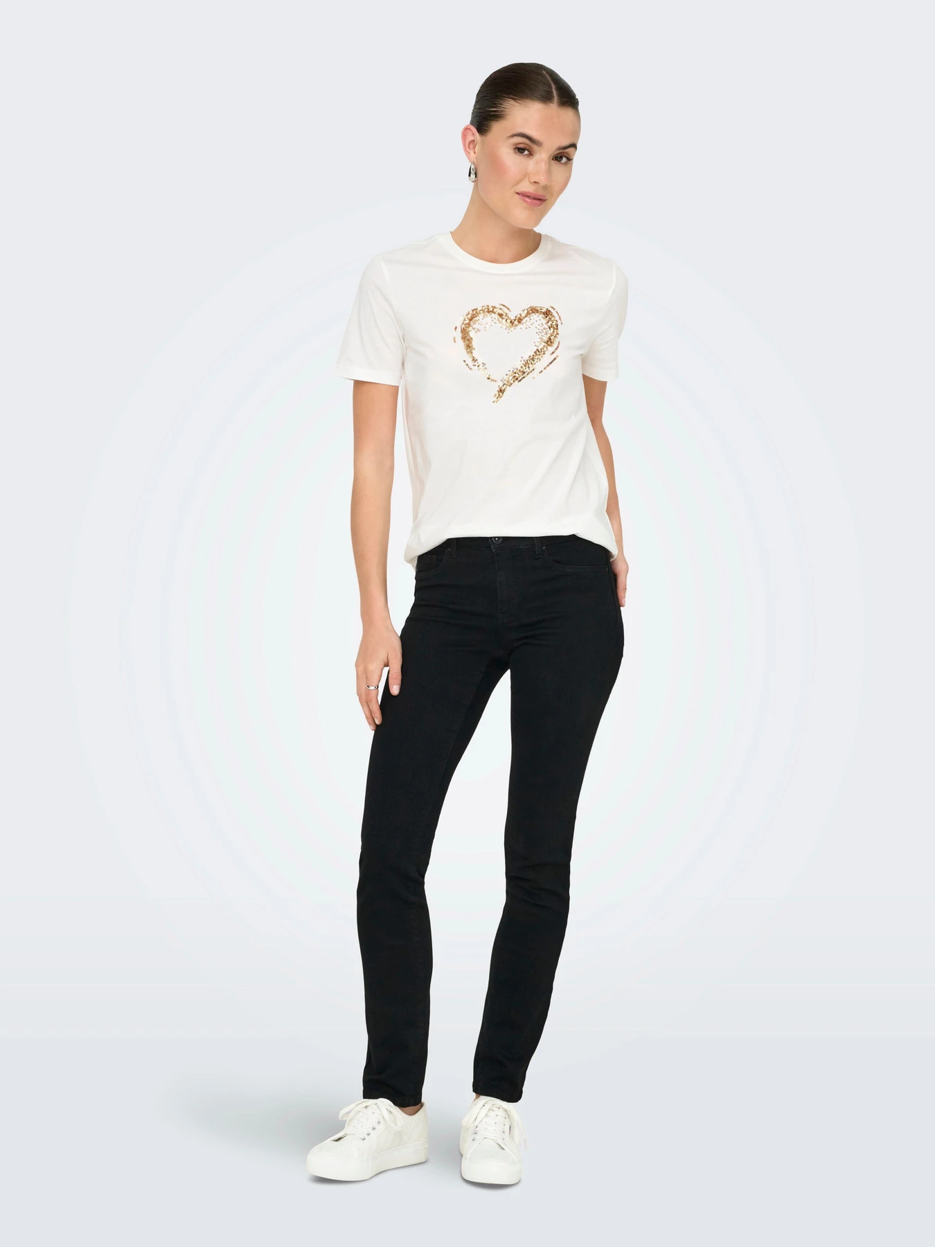 Футболки і поло Only MARCY S/S BOX TOP модель 15357554_Cloud Dancer W. sequins he Футболки і поло Only MARCY S/S BOX TOP модель 15357554_Cloud Dancer W. sequins he Фото