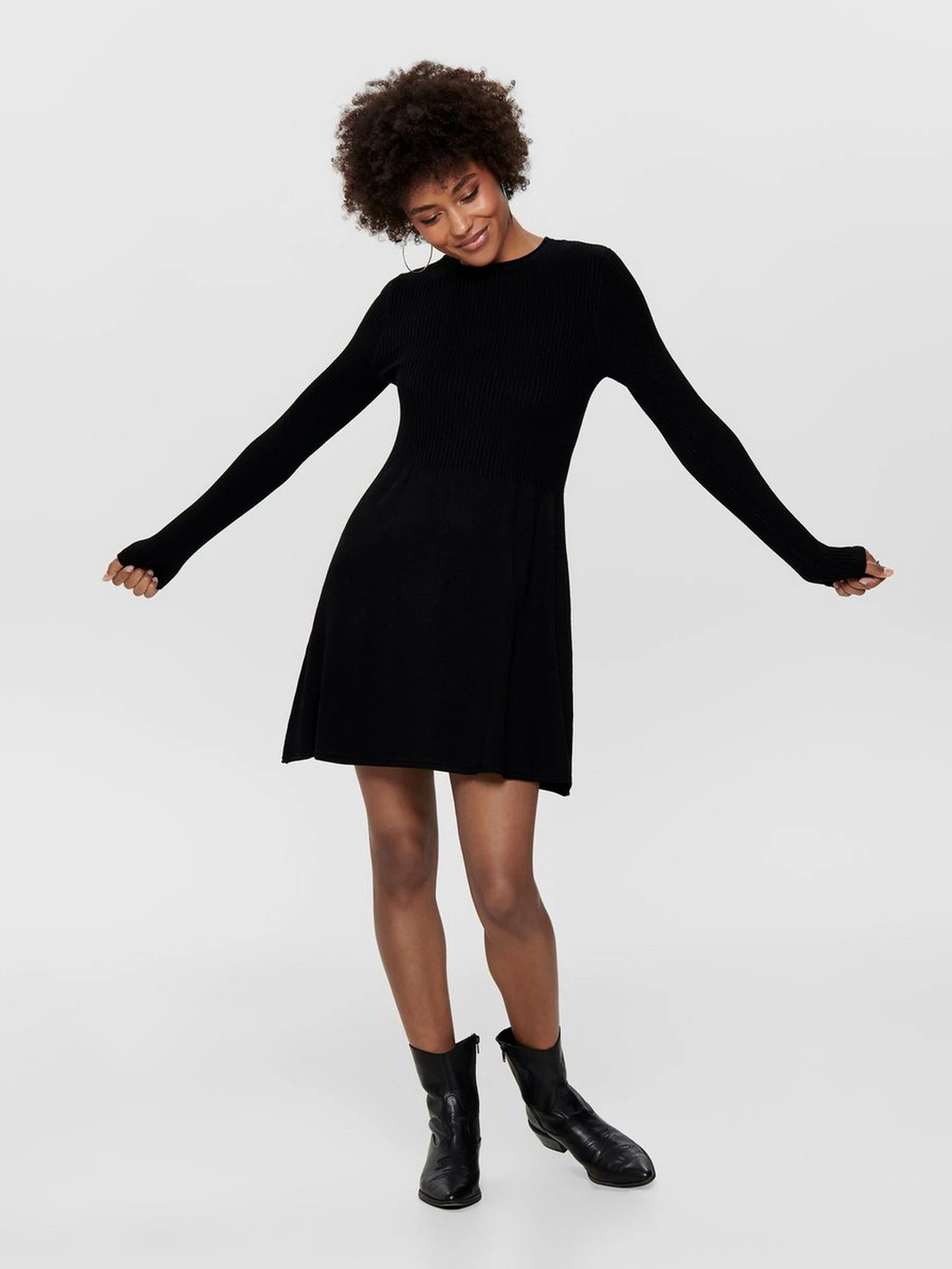 Платья Only ALMA L/S O-NECK DRESS модель 15185761_Black Платья Only ALMA L/S O-NECK DRESS модель 15185761_Black Фото