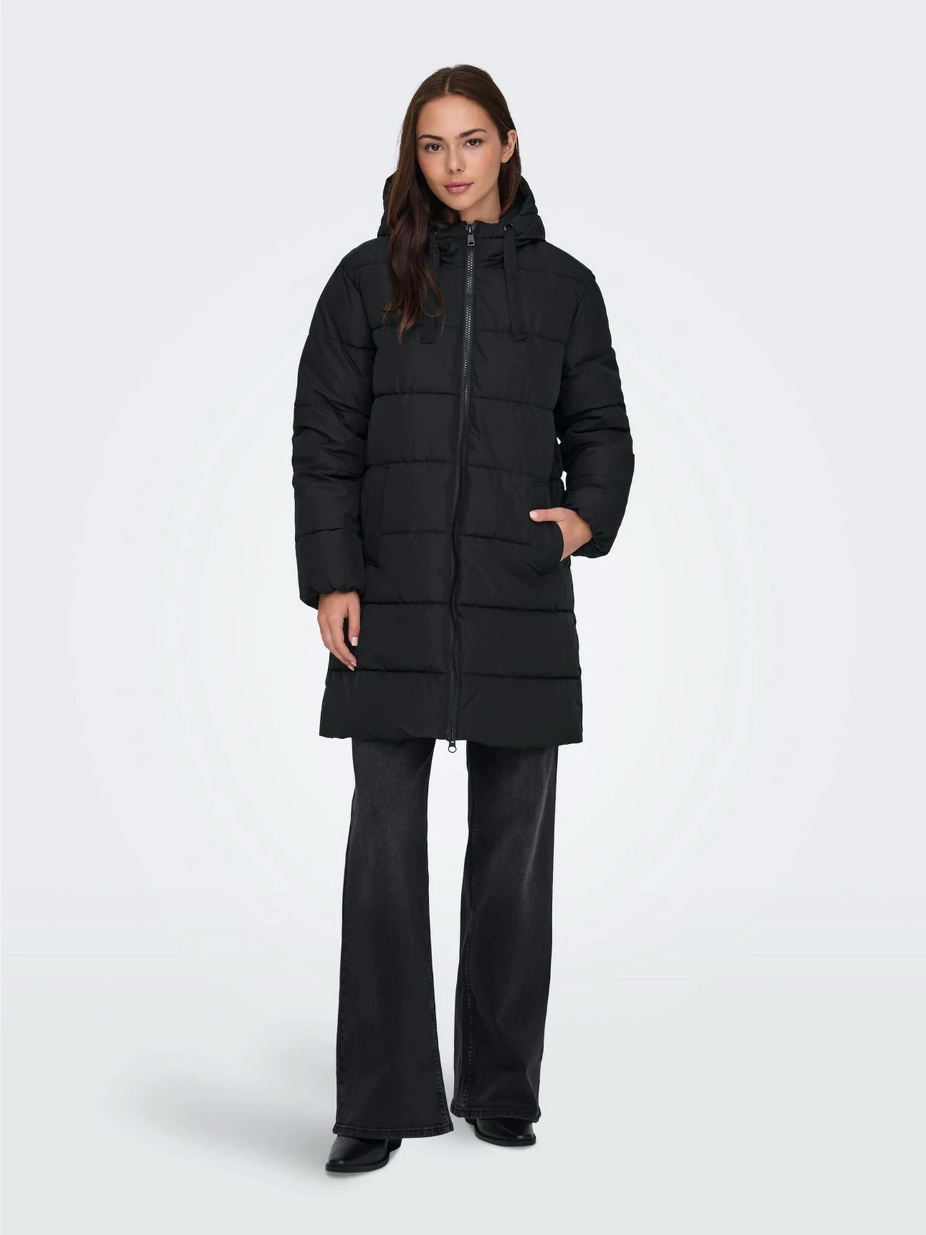 Куртки и дубленки Only CLAIR PUFFER HOOD COAT модель 15323232_Black Куртки и дубленки Only CLAIR PUFFER HOOD COAT модель 15323232_Black Фото
