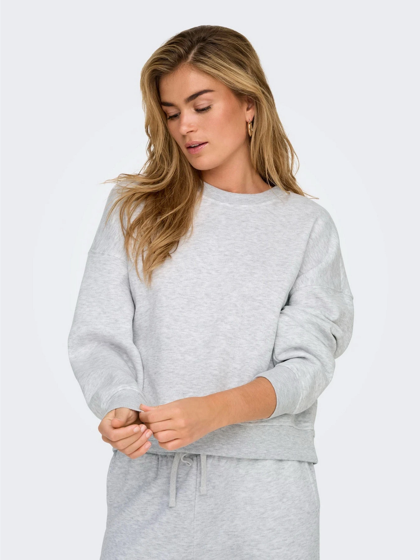 Худи и свитшоты Only BEST L/S CREW NECK SWT модель 15338727_Light Grey Melange Худи и свитшоты Only BEST L/S CREW NECK SWT модель 15338727_Light Grey Melange Фото