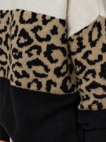 Светри та кардигани Only JADE ANIMAL LS O-NECK KNT модель 15294969_Moonbeam Black/Toasted Coc Фото