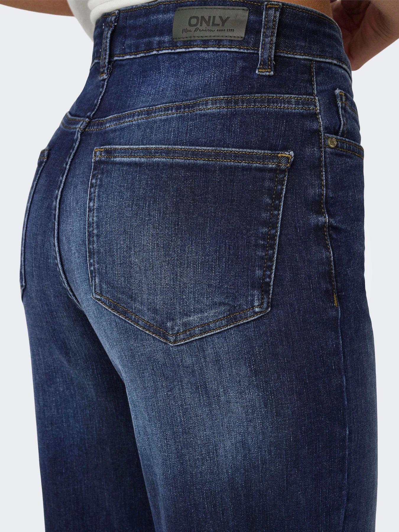 Джинсы Only MADISON BLUSH HW WIDE DNM модель 15318405_Dark Blue Denim Джинсы Only MADISON BLUSH HW WIDE DNM модель 15318405_Dark Blue Denim Фото