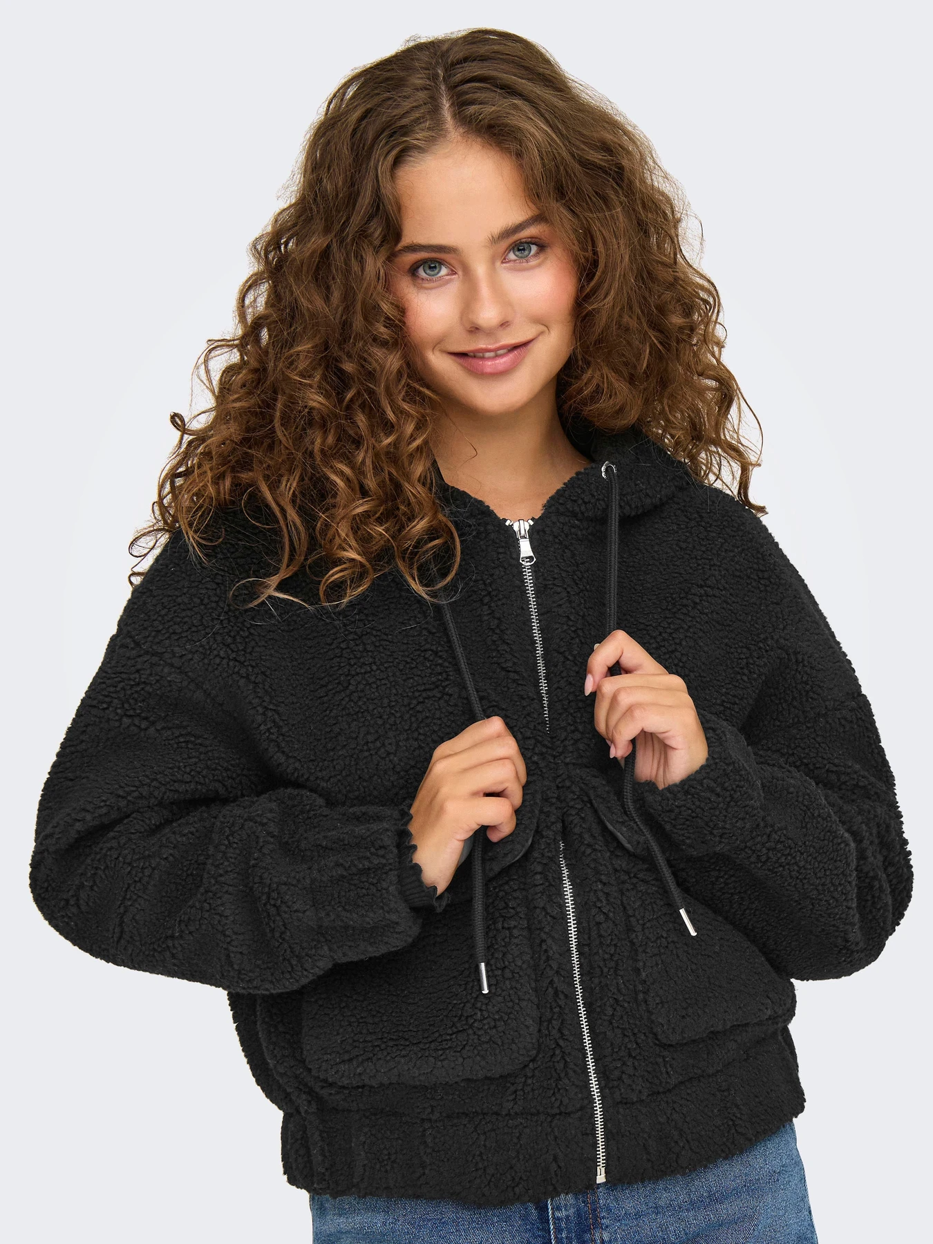 Куртки и дубленки Only TANJA TEDDY HOOD JACKET модель 15335779_Black Куртки и дубленки Only TANJA TEDDY HOOD JACKET модель 15335779_Black Фото