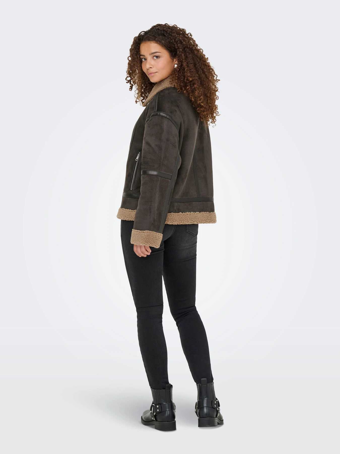 Куртки и дубленки Only KENDRA LIFE BOND OVERSIZJACKET модель 15348991_Chocolate Torte COCOA CRÉM Куртки и дубленки Only KENDRA LIFE BOND OVERSIZJACKET модель 15348991_Chocolate Torte COCOA CRÉM Фото