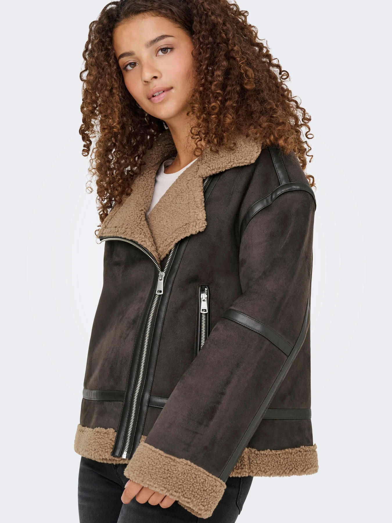 Куртки и дубленки Only KENDRA LIFE BOND OVERSIZJACKET модель 15348991_Chocolate Torte COCOA CRÉM Куртки и дубленки Only KENDRA LIFE BOND OVERSIZJACKET модель 15348991_Chocolate Torte COCOA CRÉM Фото