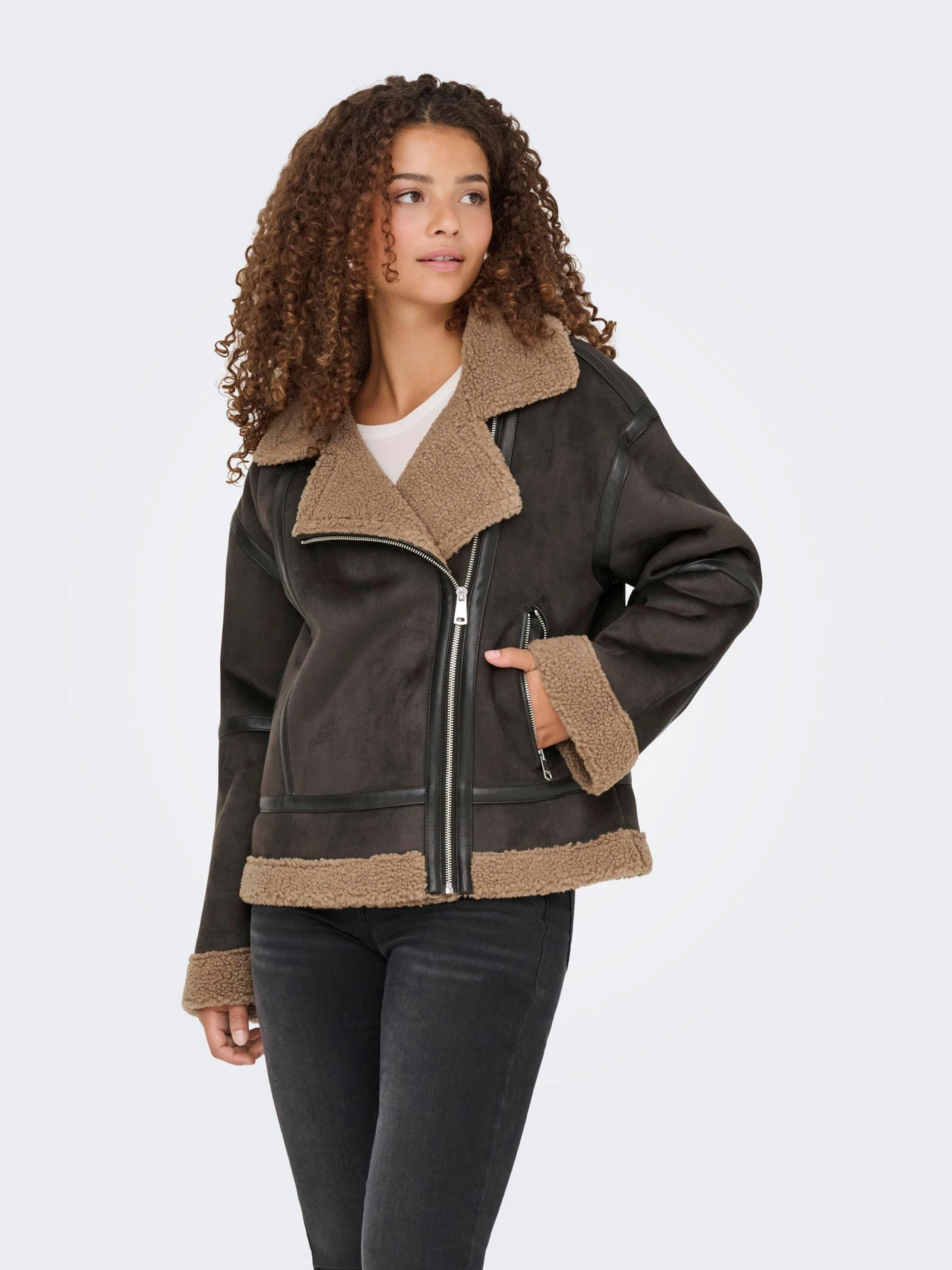 Куртки и дубленки Only KENDRA LIFE BOND OVERSIZJACKET модель 15348991_Chocolate Torte COCOA CRÉM Куртки и дубленки Only KENDRA LIFE BOND OVERSIZJACKET модель 15348991_Chocolate Torte COCOA CRÉM Фото