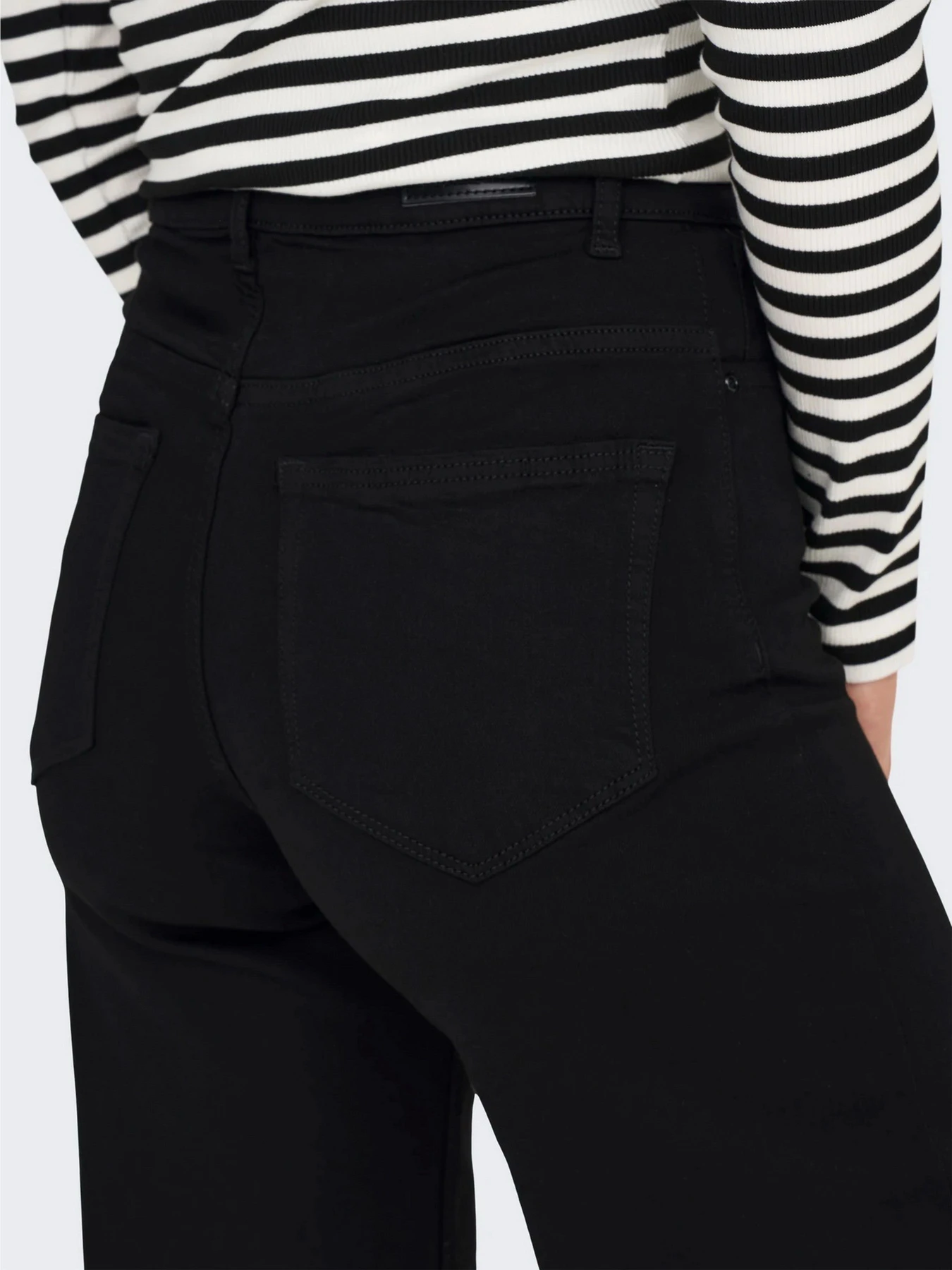 Джинсы Only MADISON BLUSH HW WIDE DNM модель 15301338_Black Denim Фото