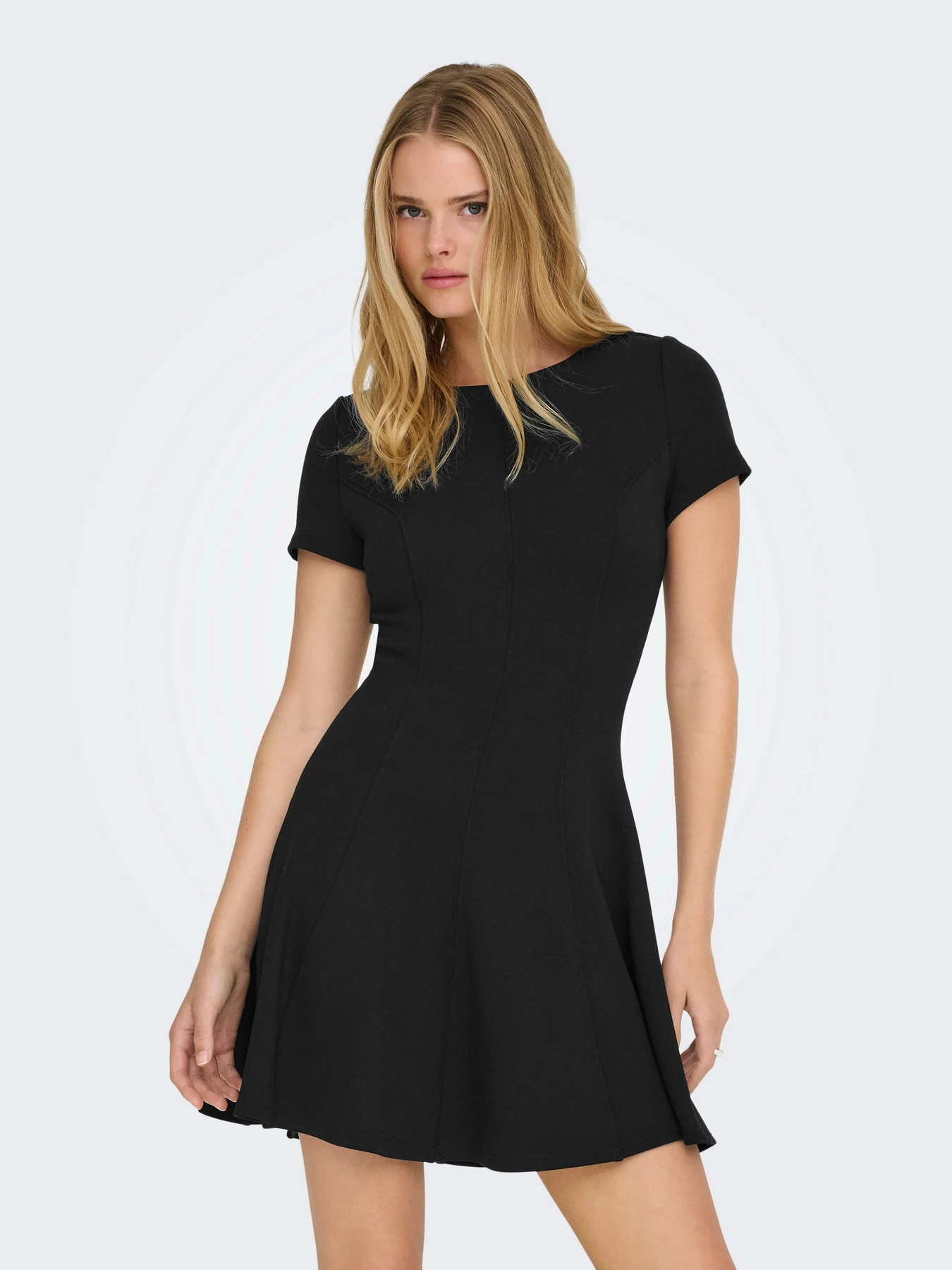 Платья Only KENYA S/S FLARED DRESS модель 15370506_Black Фото