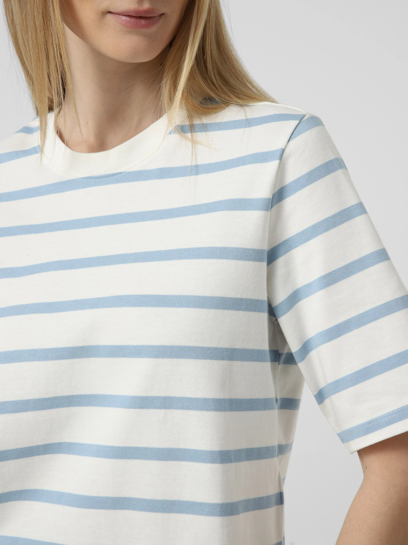 Футболки и поло Only SOPH S/S STRIPE TOP модель 15368524_Cloud Dancer Soft chambray Футболки и поло Only SOPH S/S STRIPE TOP модель 15368524_Cloud Dancer Soft chambray Фото