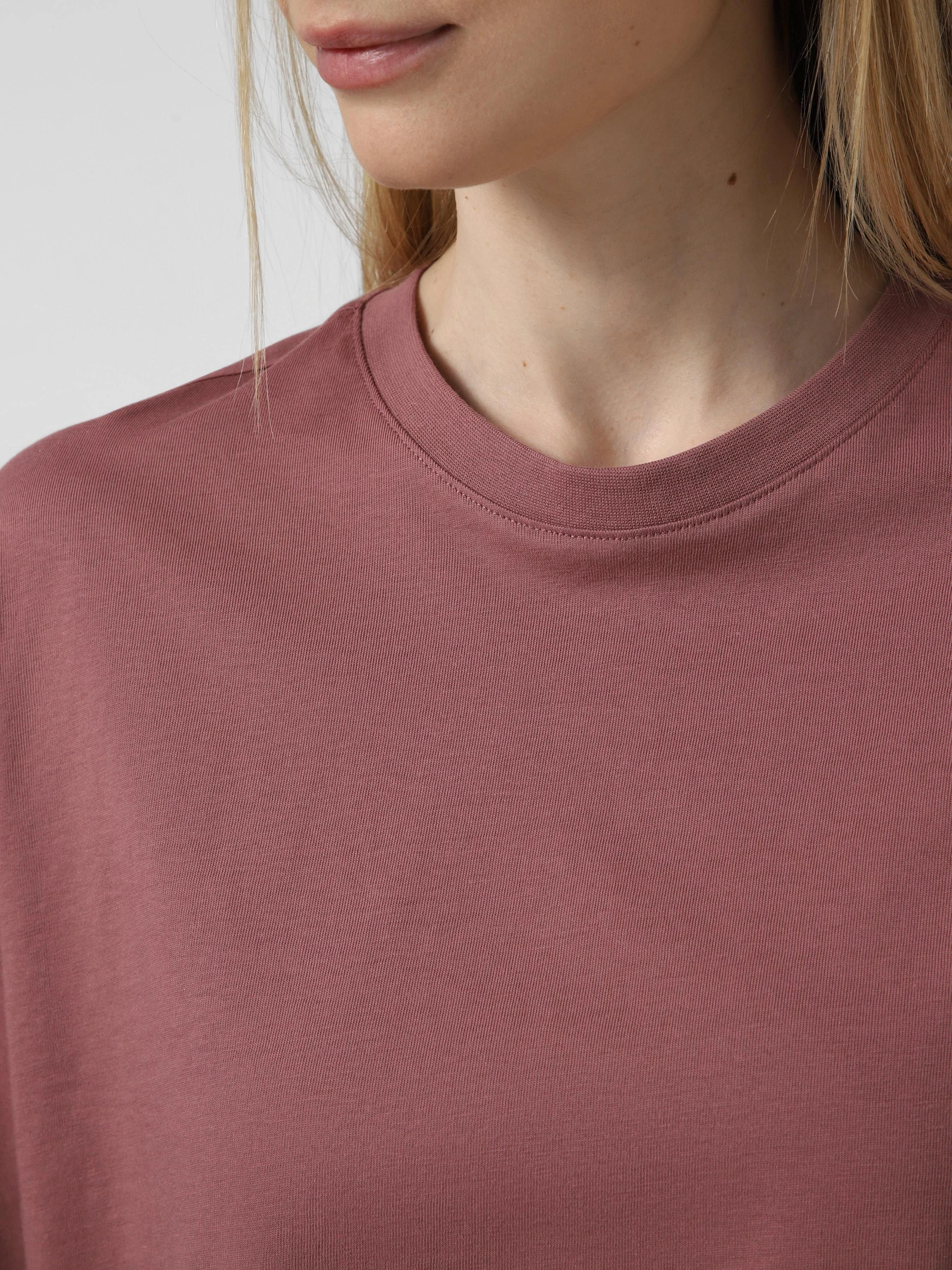 Футболки и поло Only FLEUR S/S TOP модель 15368898_Rose Brown Nude flower bac Футболки и поло Only FLEUR S/S TOP модель 15368898_Rose Brown Nude flower bac Фото