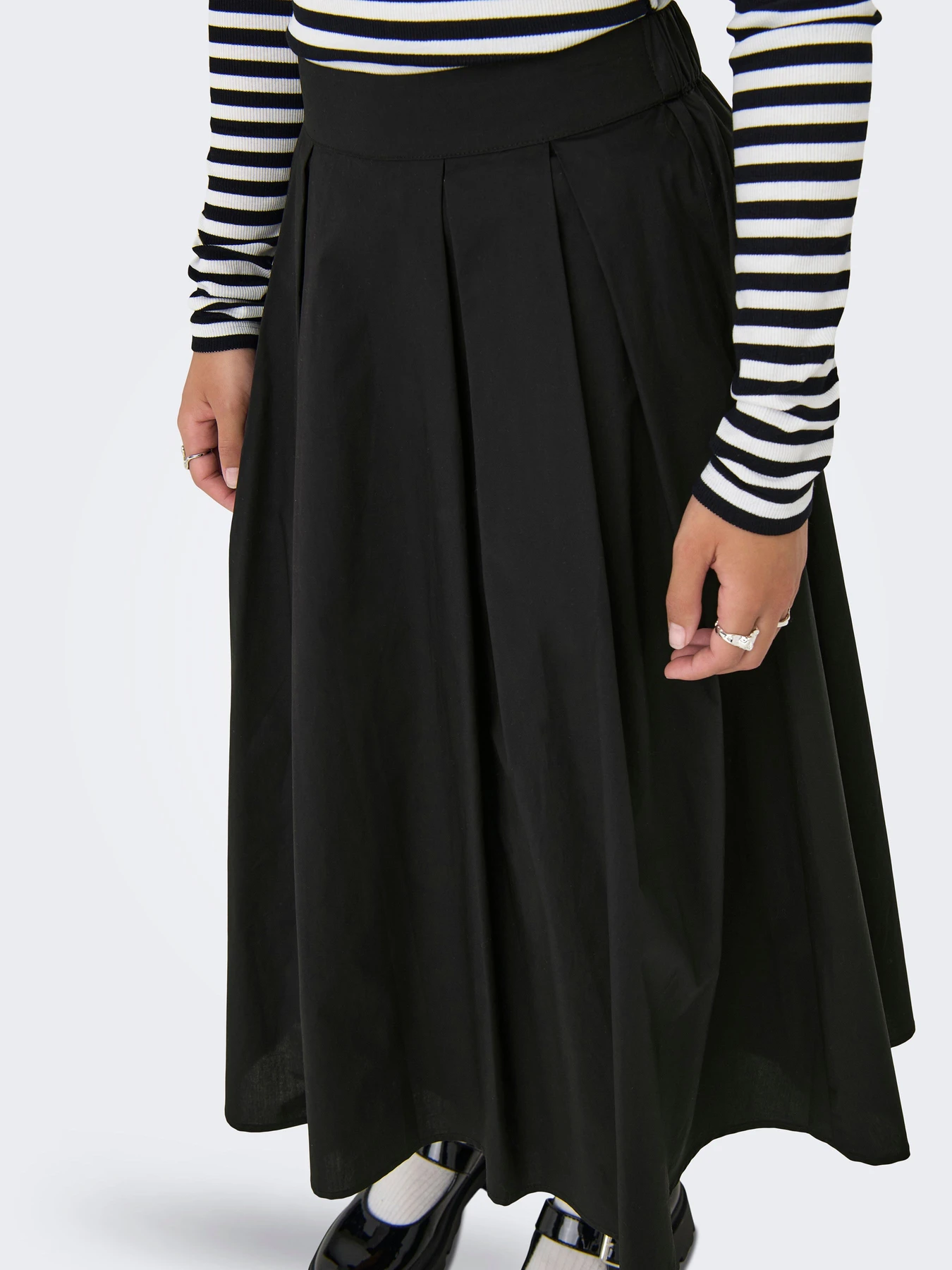 Спідниці Only MAILA LONG PLEAT SKIRT модель 15369555_Black Спідниці Only MAILA LONG PLEAT SKIRT модель 15369555_Black Фото