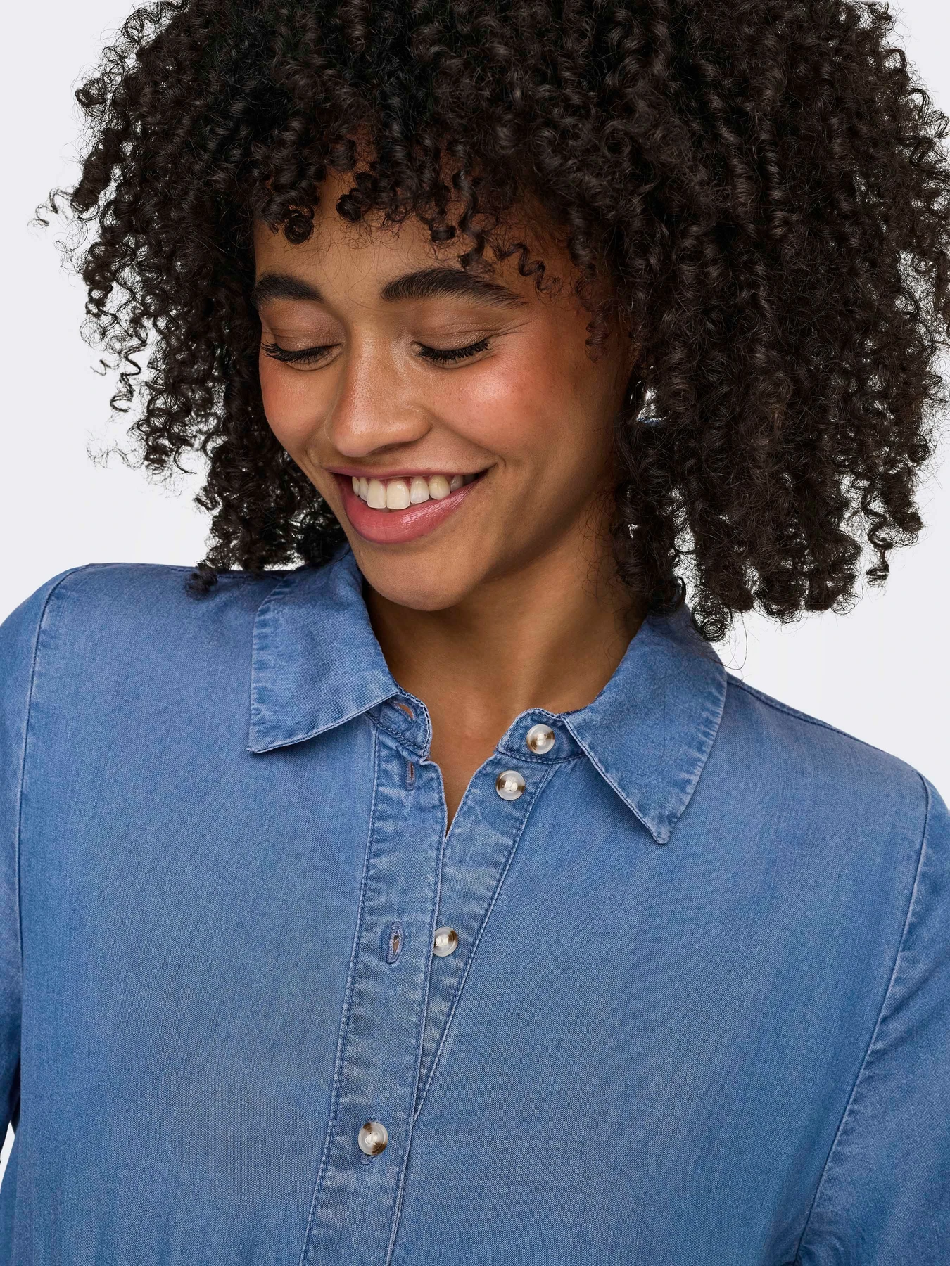 Платья Only CHARIS LIFE SHIRT DRESS модель 15363971_Medium Blue Denim Фото